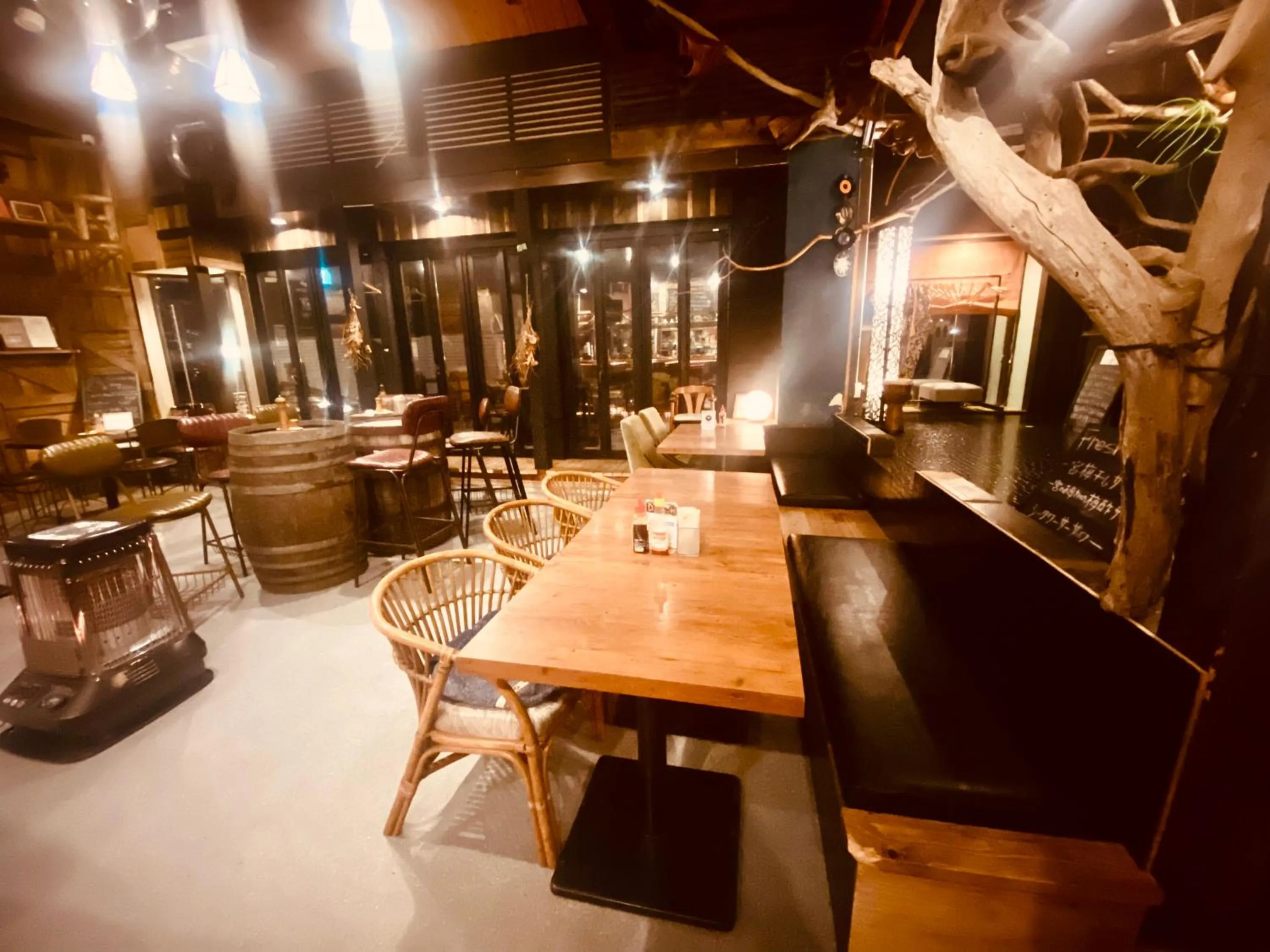 Restaurant/places to eat in Drive in Ichinomiya motel