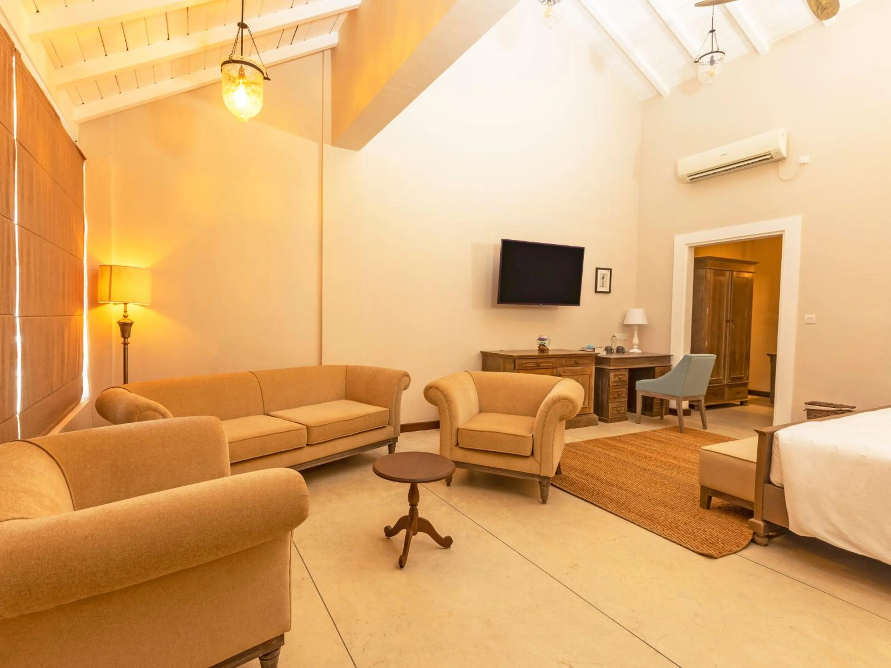 Photo of the whole room, Bed in Heritage Boutique by Seven Angels