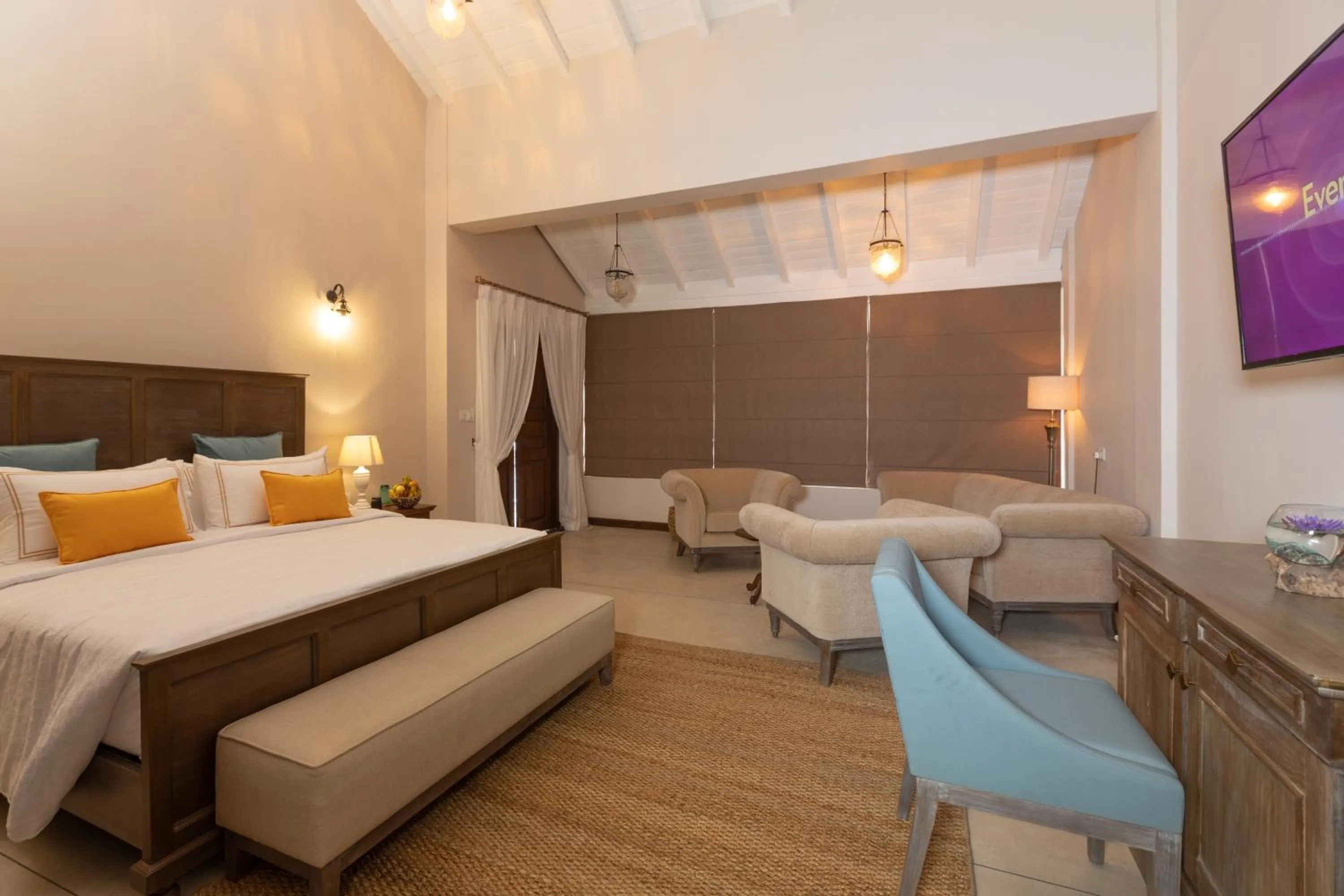 Photo of the whole room, Bed in Heritage Boutique by Seven Angels