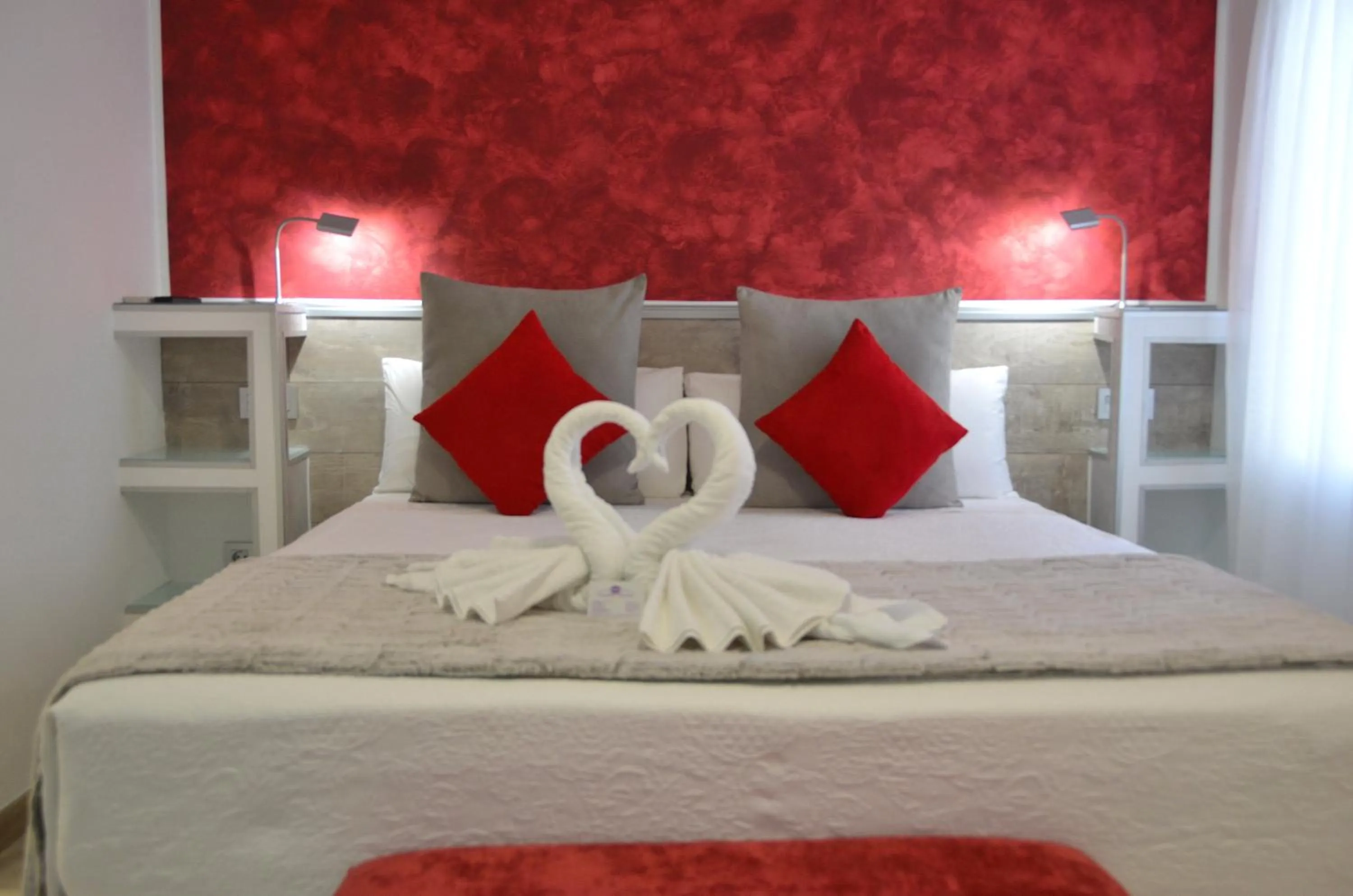 Bedroom, Bed in Hostal Alexis Madrid