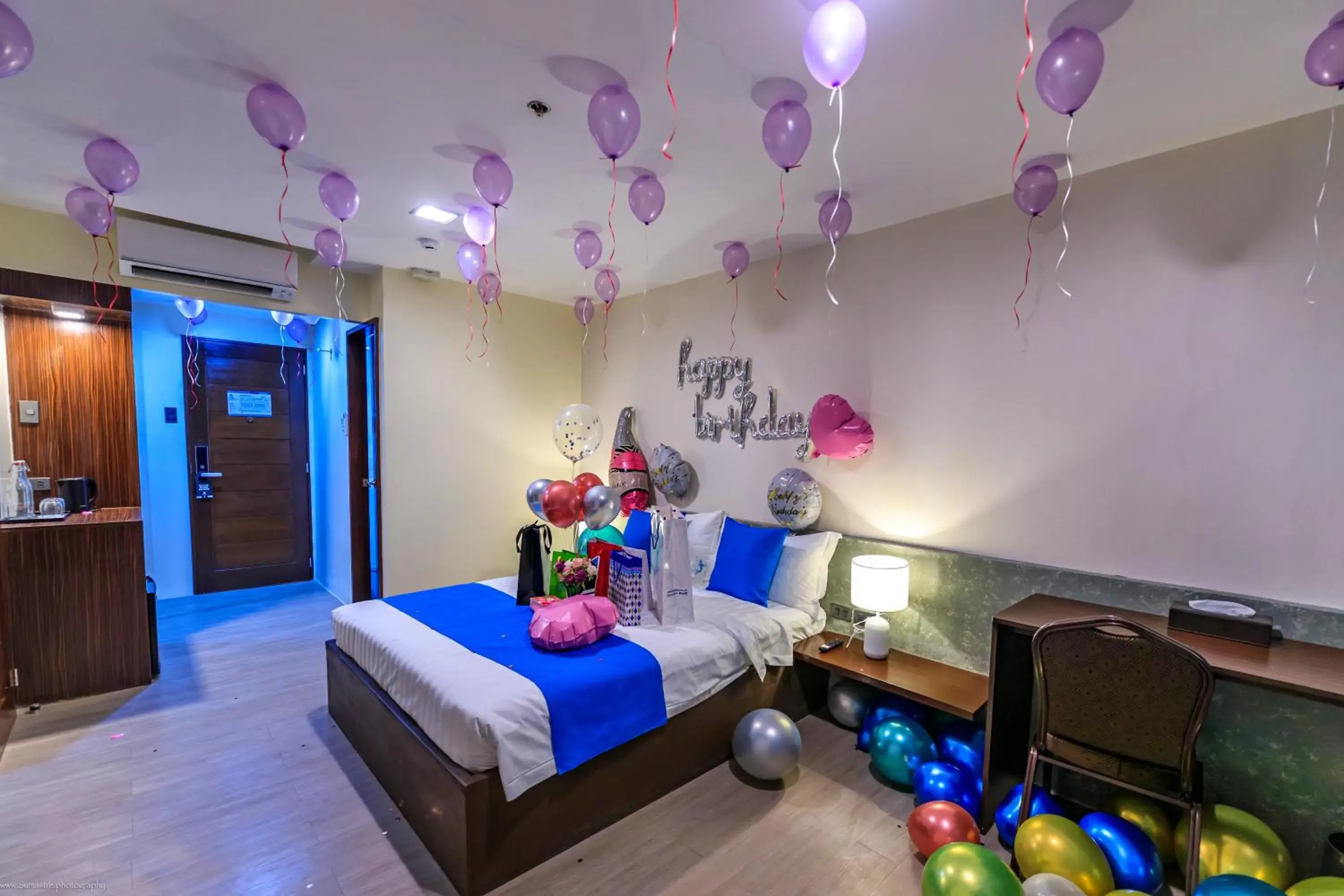 Shower, Bed in Fynn Boutique Hotel Shower, Bed in Fynn Boutique Hotel