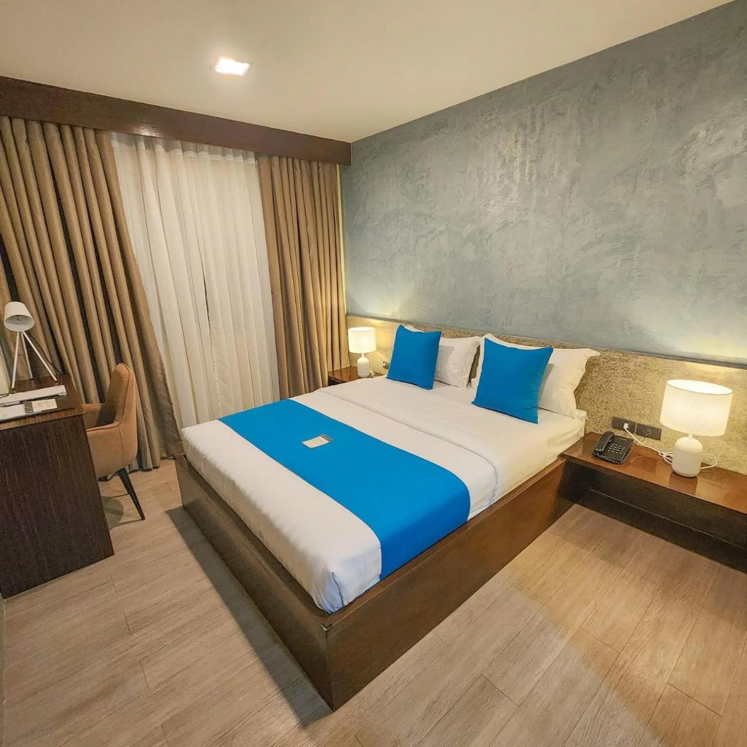 Bed in Fynn Boutique Hotel