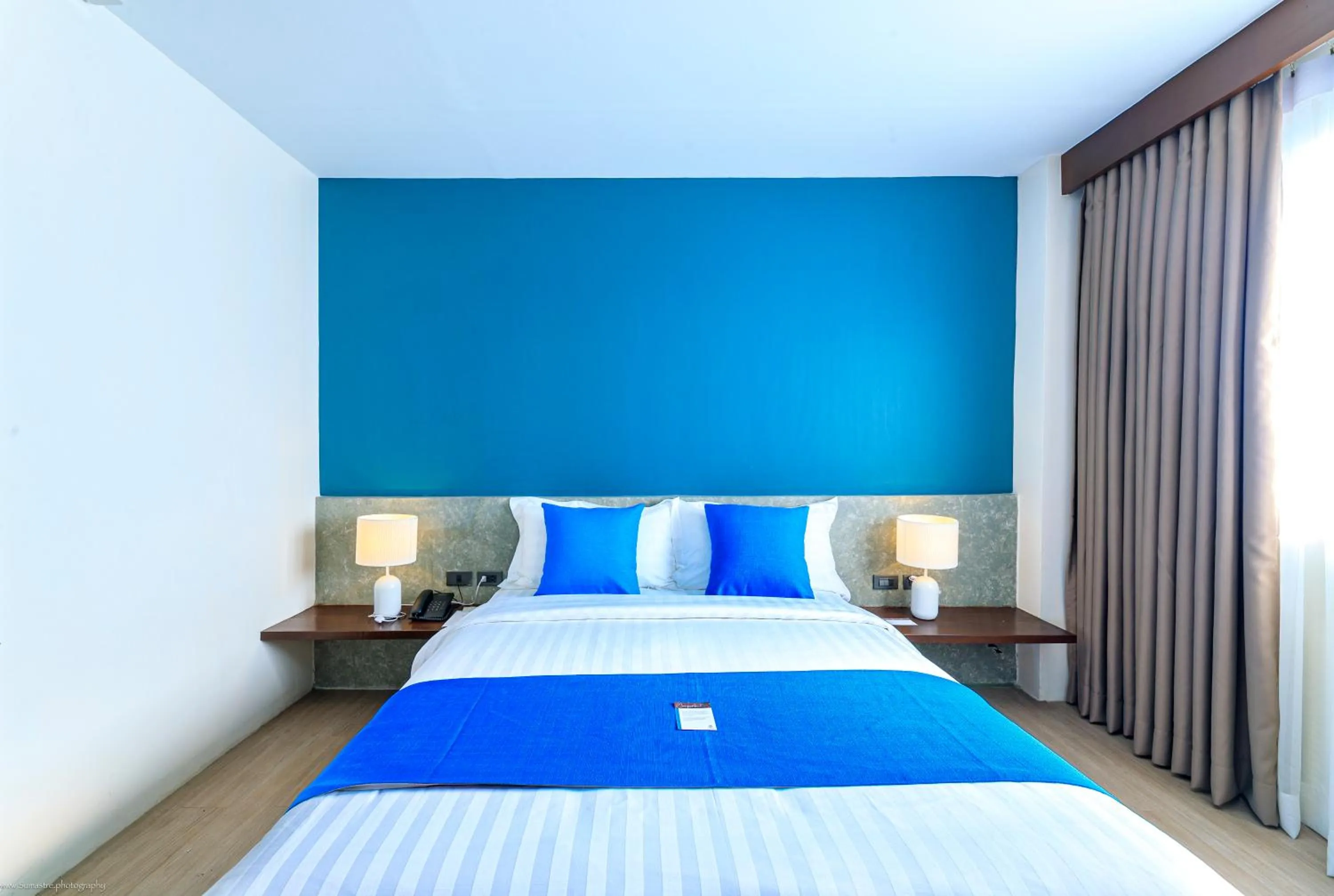 Shower, Bed in Fynn Boutique Hotel