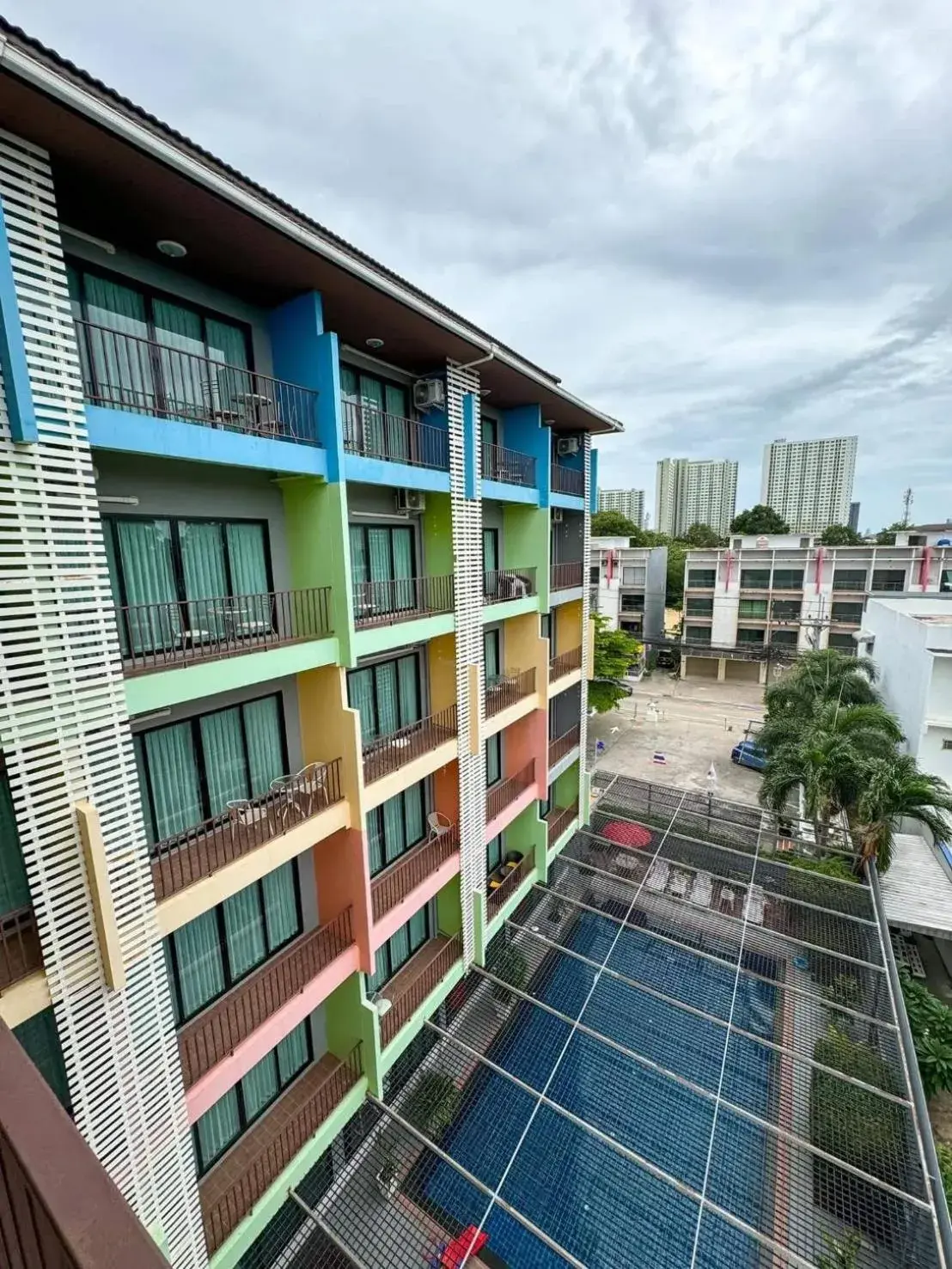 Property building in Stay Resort Pattaya Property building in Stay Resort Pattaya