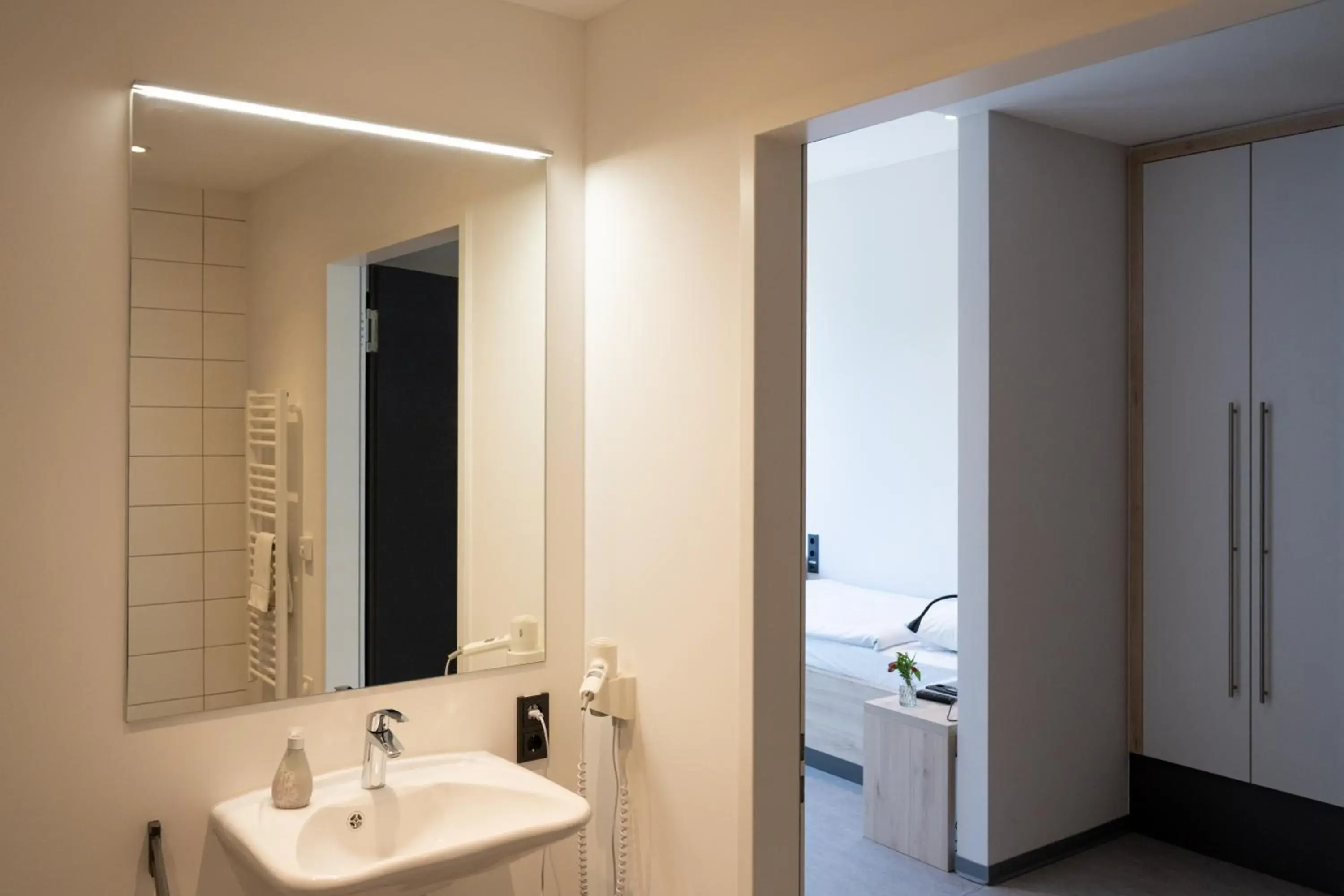 Single Room - single occupancy - Disability Access in Hermann Neuberger Sportschule Single Room - single occupancy - Disability Access in Hermann Neuberger Sportschule