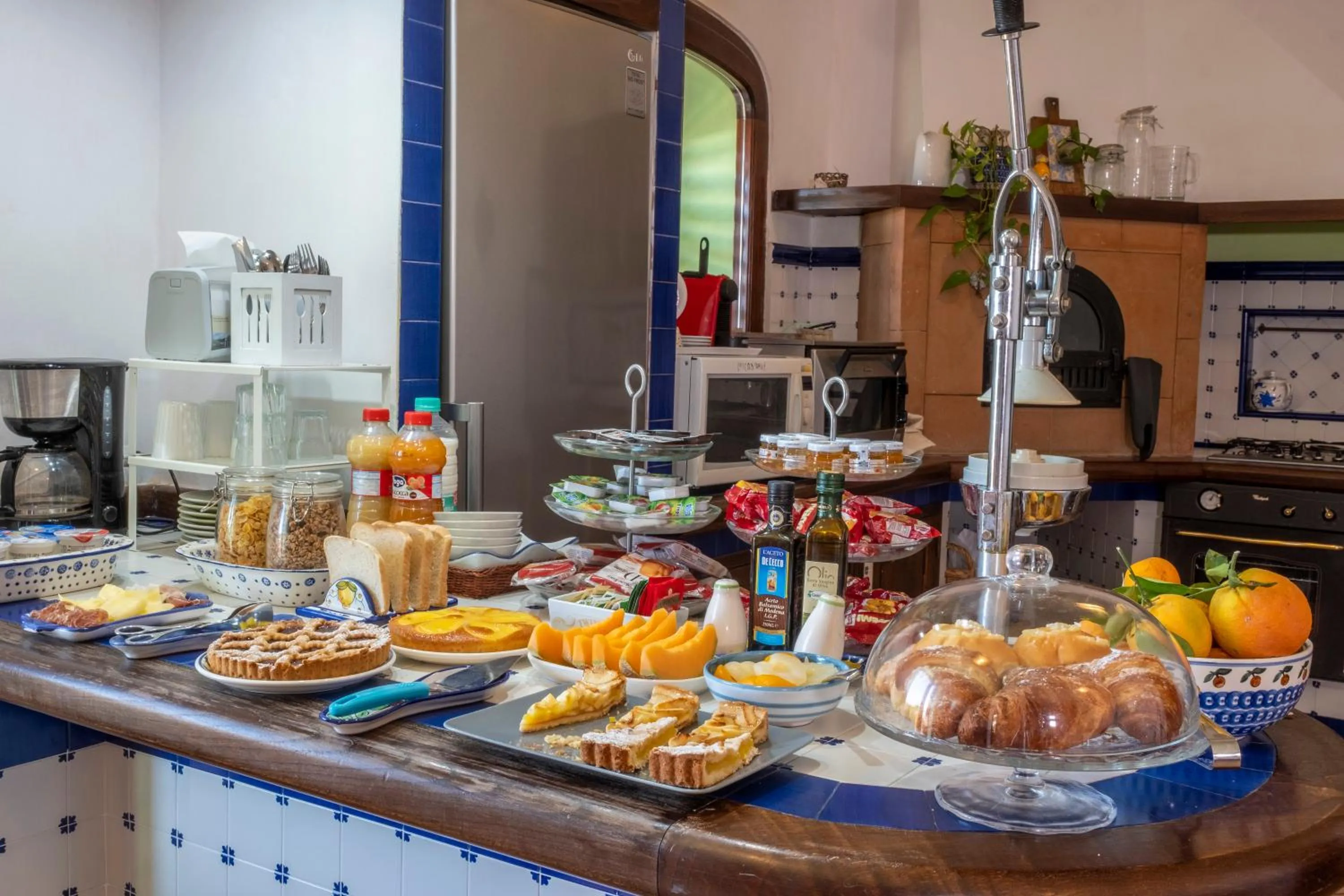 Breakfast in Villa Monica B&B