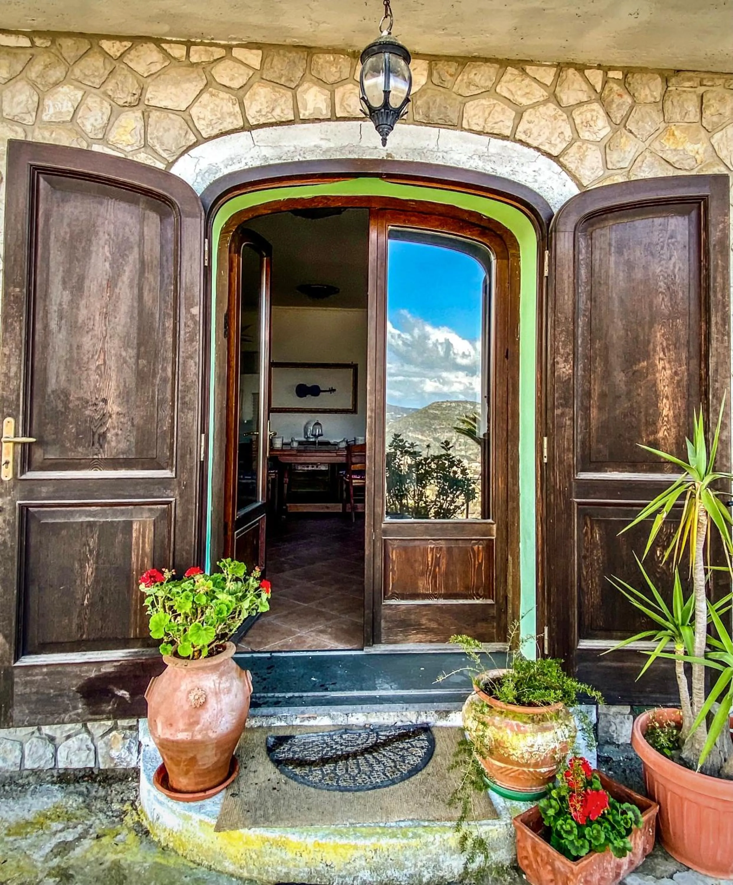 Facade/entrance in Villa Monica B&B