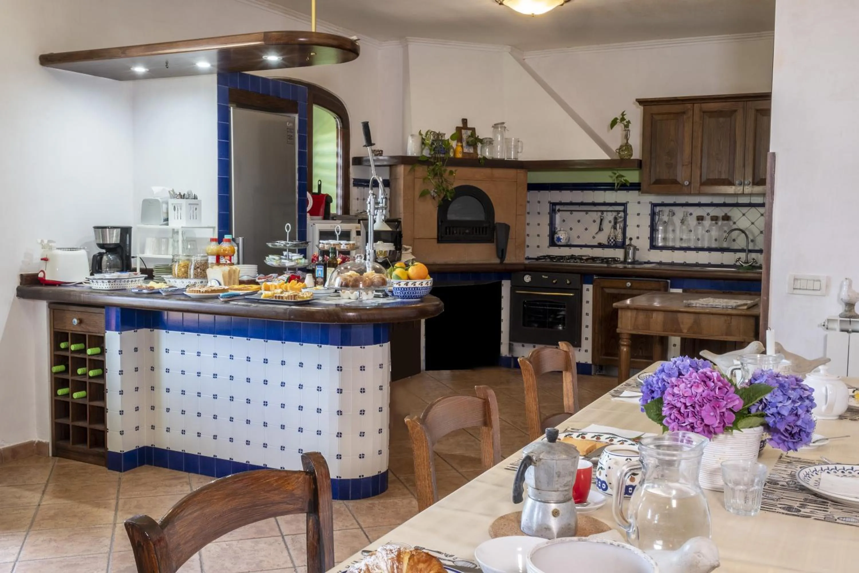 Restaurant/places to eat in Villa Monica B&B