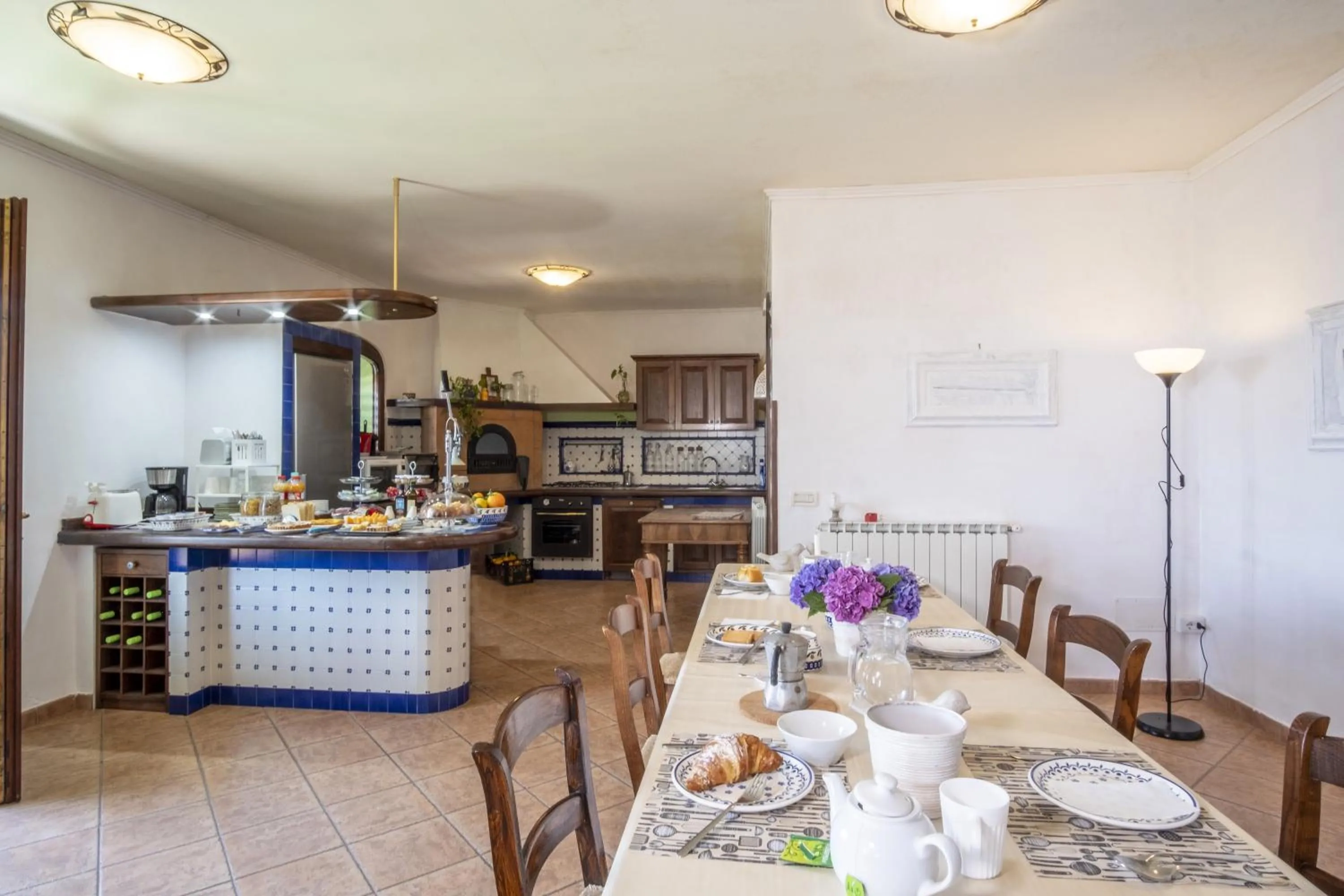 Coffee/tea facilities in Villa Monica B&B