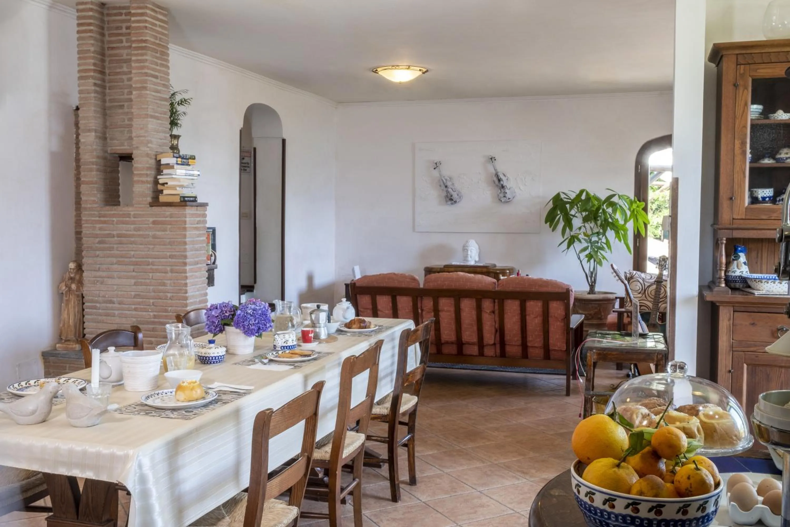 Restaurant/places to eat in Villa Monica B&B