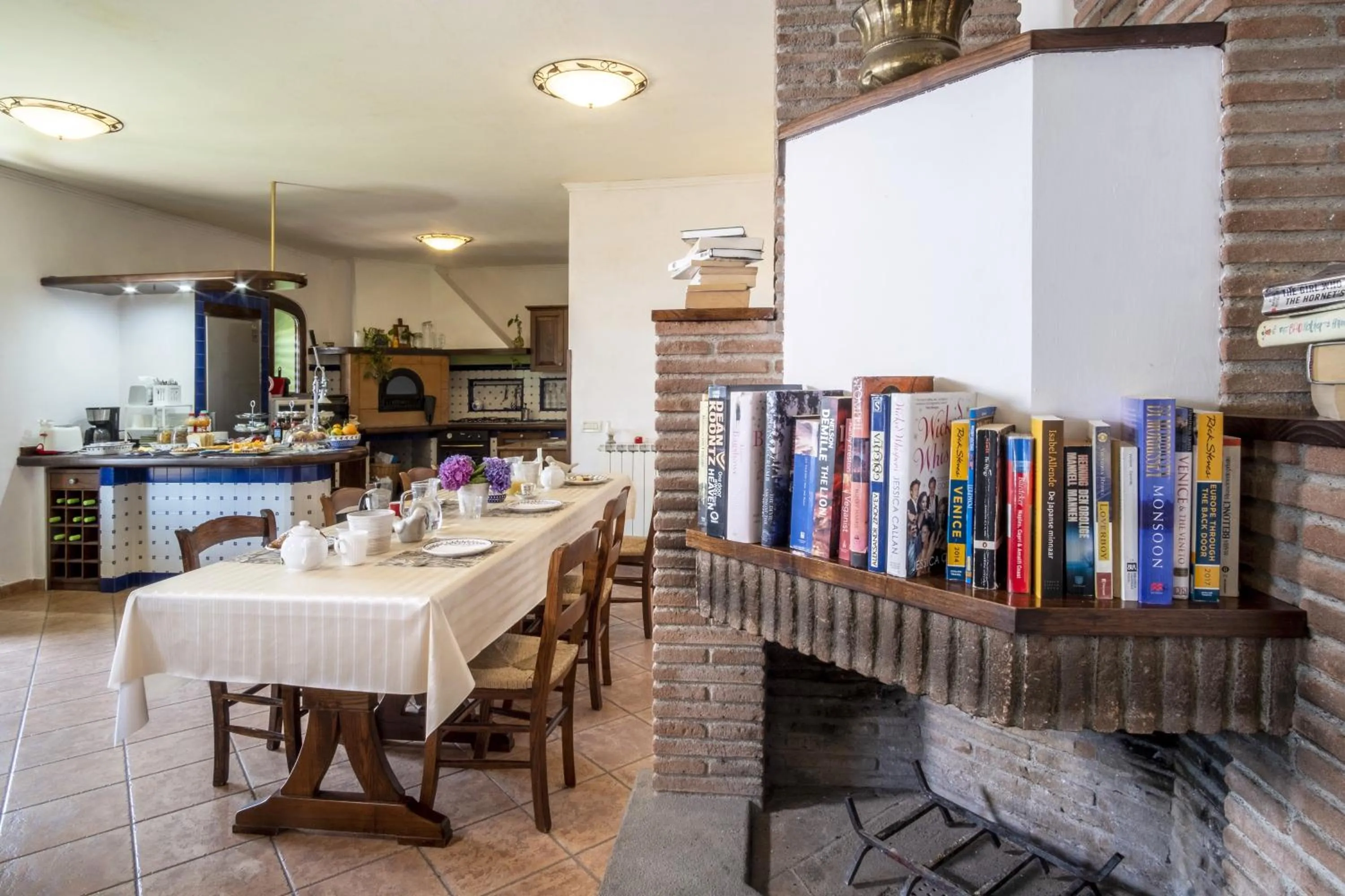Restaurant/places to eat in Villa Monica B&B