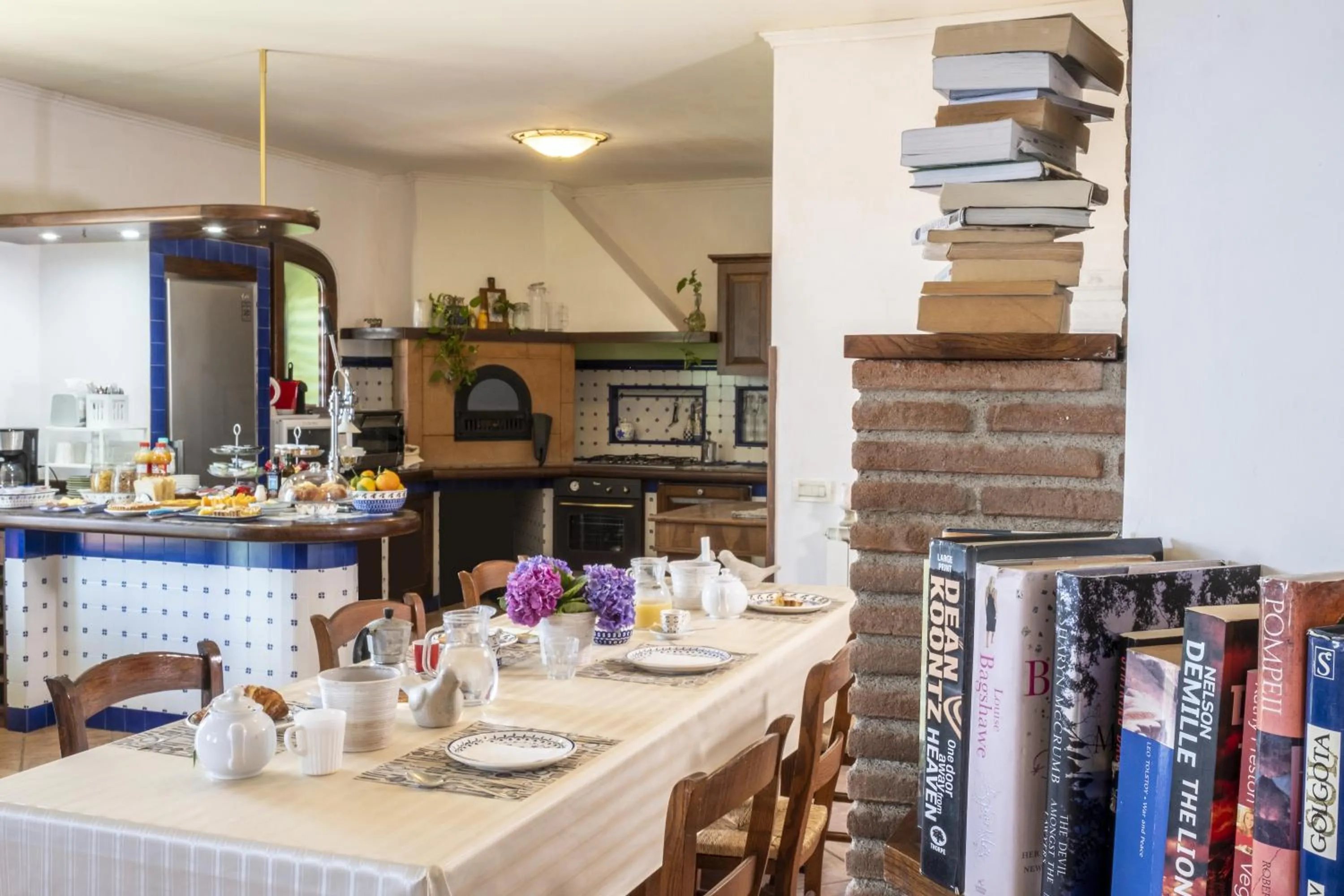 Restaurant/places to eat in Villa Monica B&B