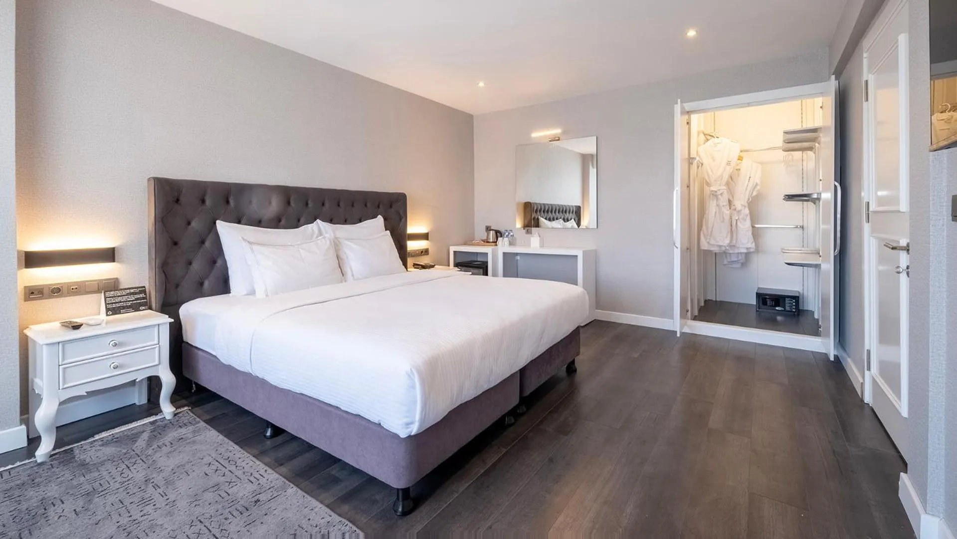 Photo of the whole room, Bed in Loop Hotel Bosphorus İstanbul