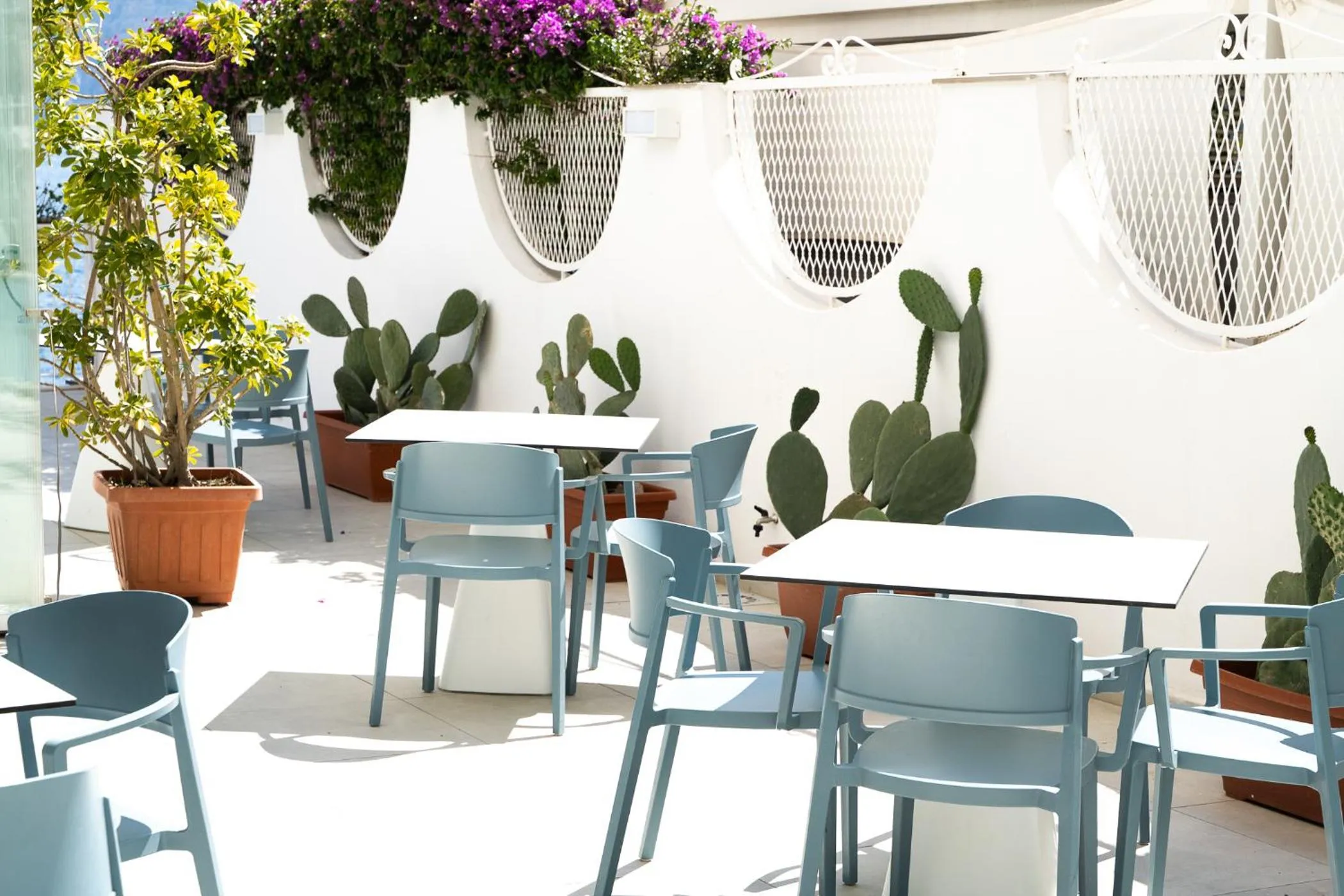 Seating area in Hotel Admiral