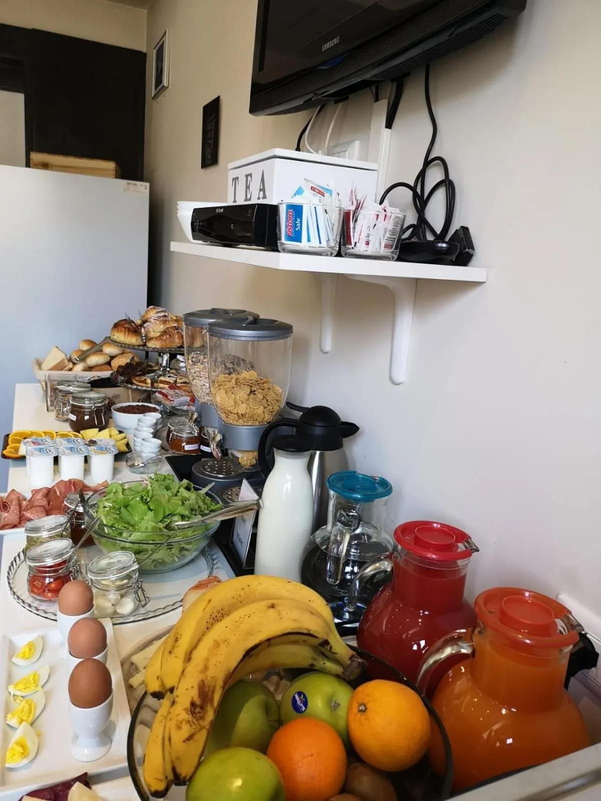 Continental breakfast in Mia Suites