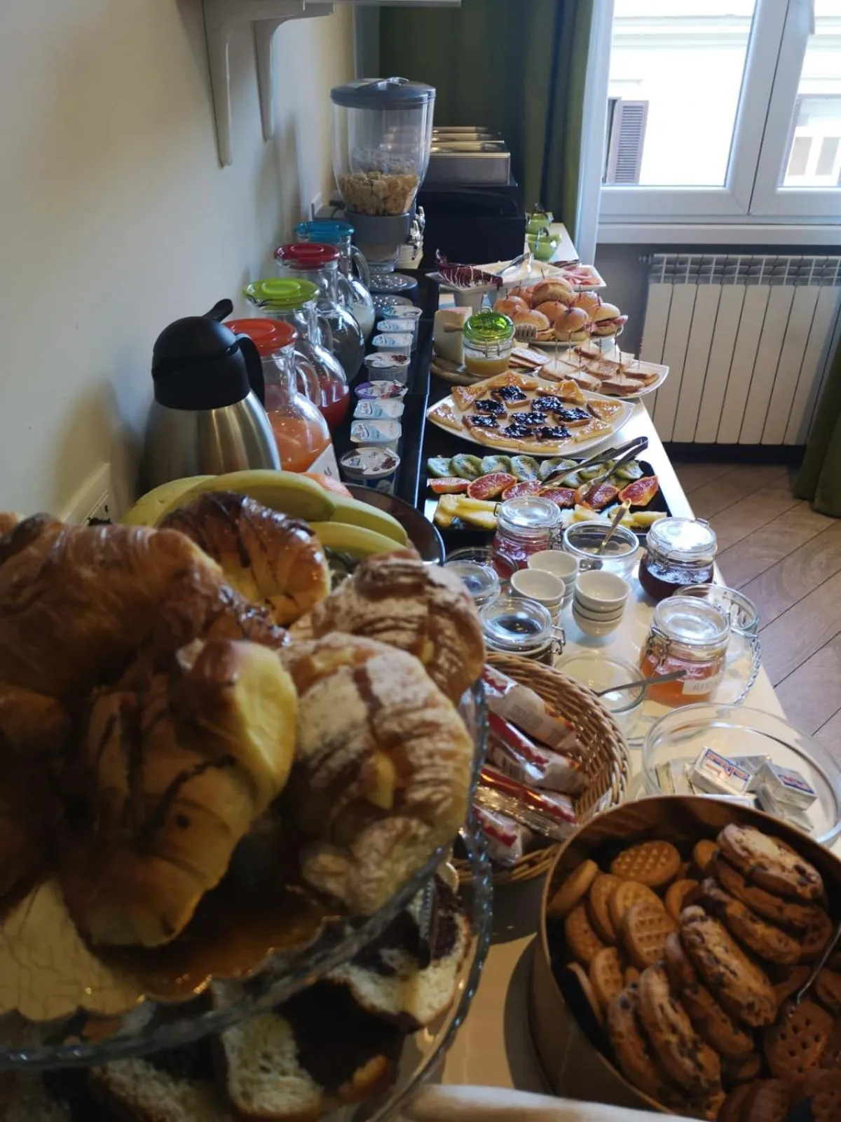 Buffet breakfast in Mia Suites