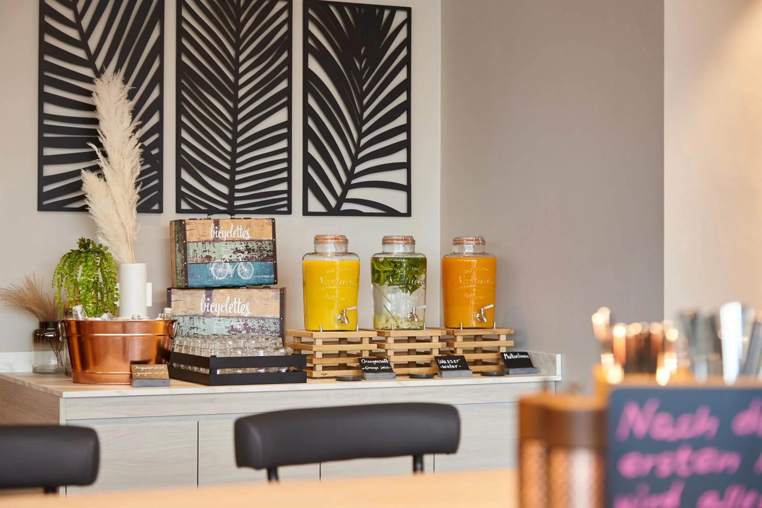 Food and drinks in acora Dusseldorf Airport