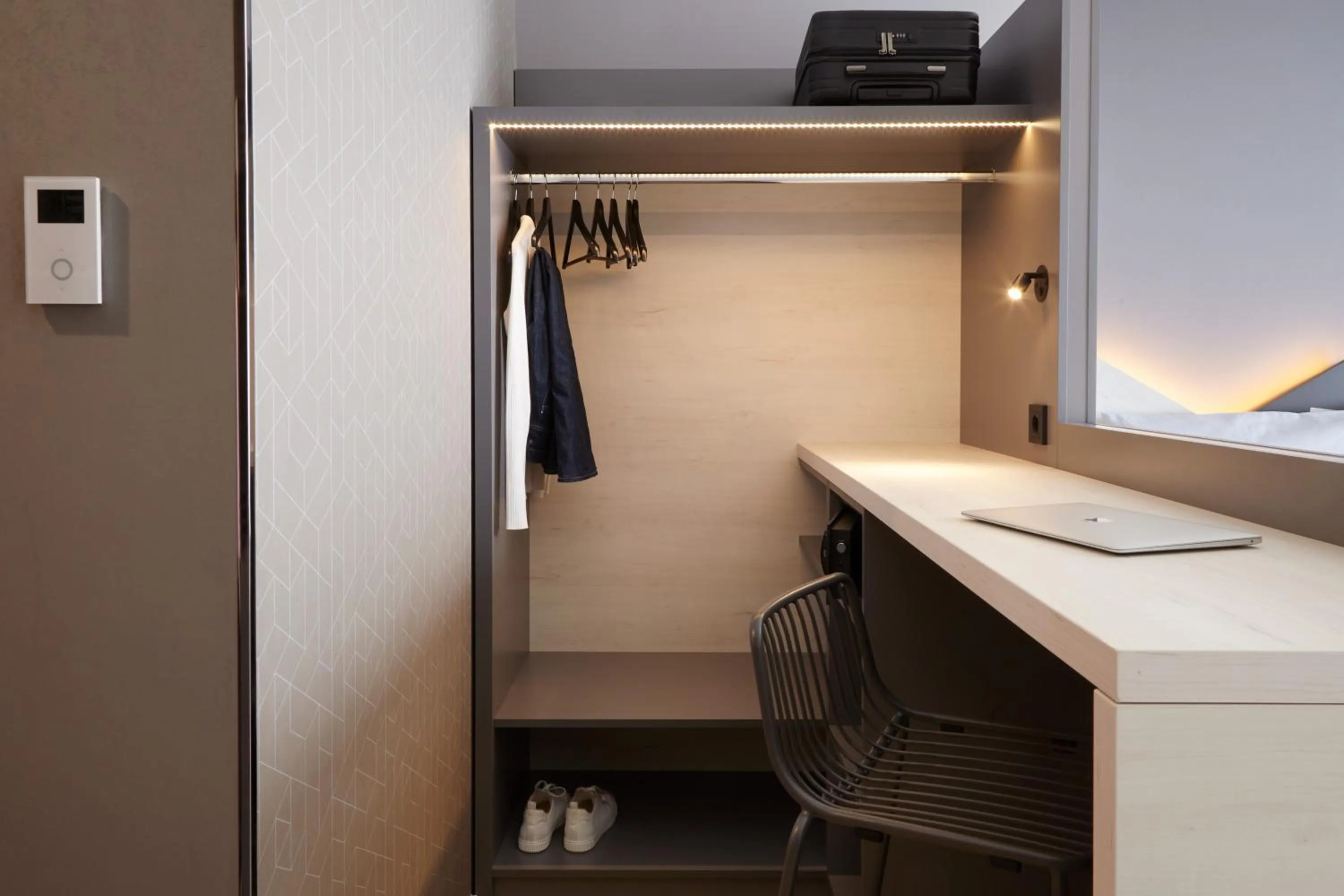 wardrobe in Candlewood Suites Düsseldorf Airport by IHG