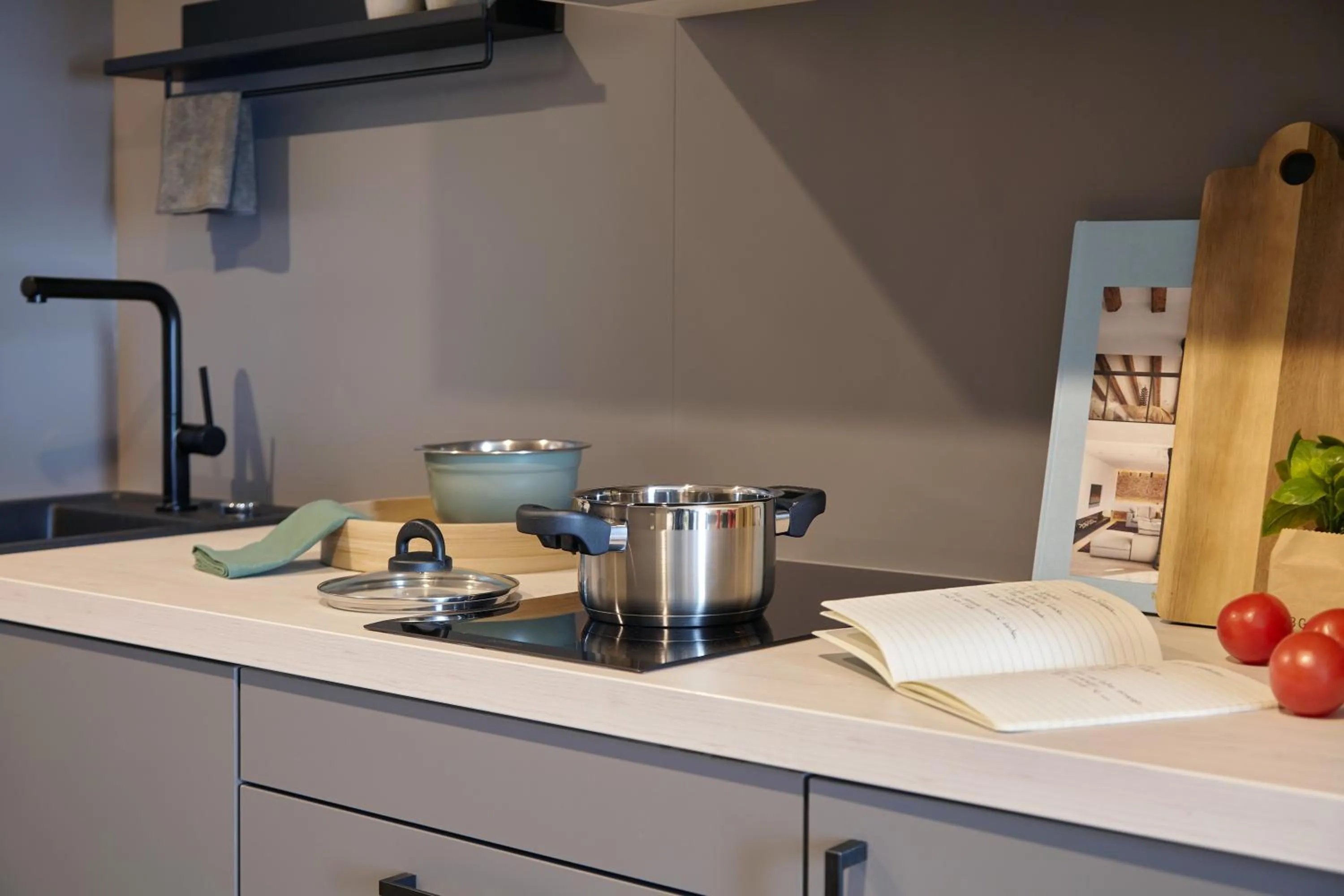 Kitchen or kitchenette in Candlewood Suites Düsseldorf Airport by IHG