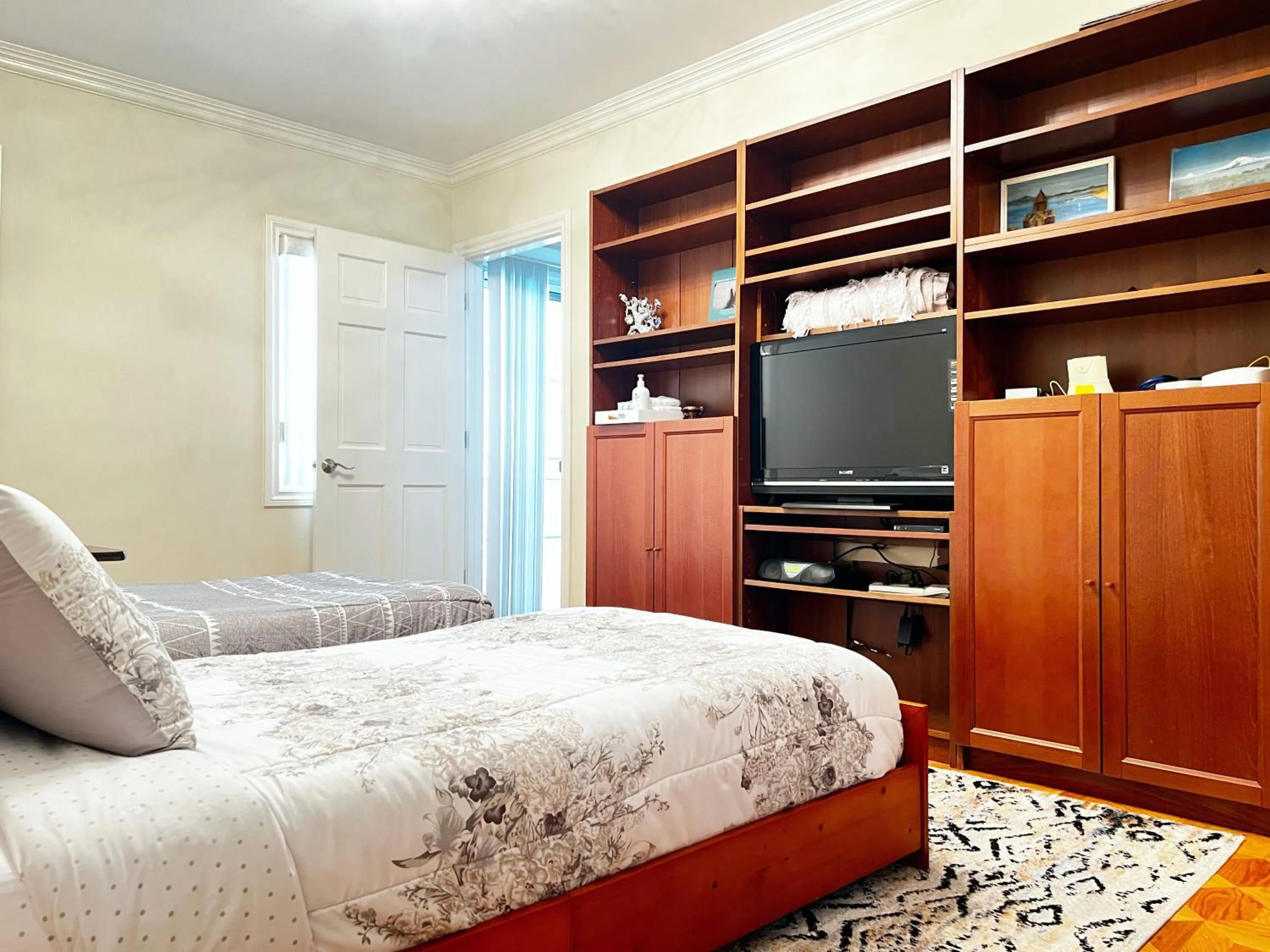 Bed in NoHo Luxury Oasis I saltwater pool-spa I sleeps up to 8 I 15 mins from Hollywood