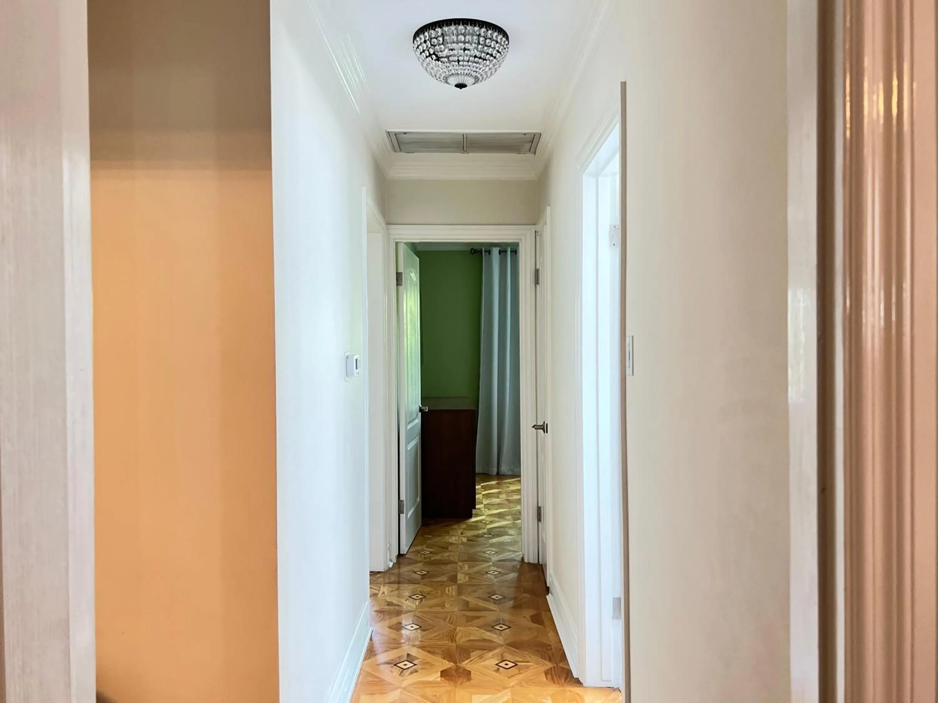 Bedroom in NoHo Luxury Oasis I saltwater pool-spa I sleeps up to 8 I 15 mins from Hollywood