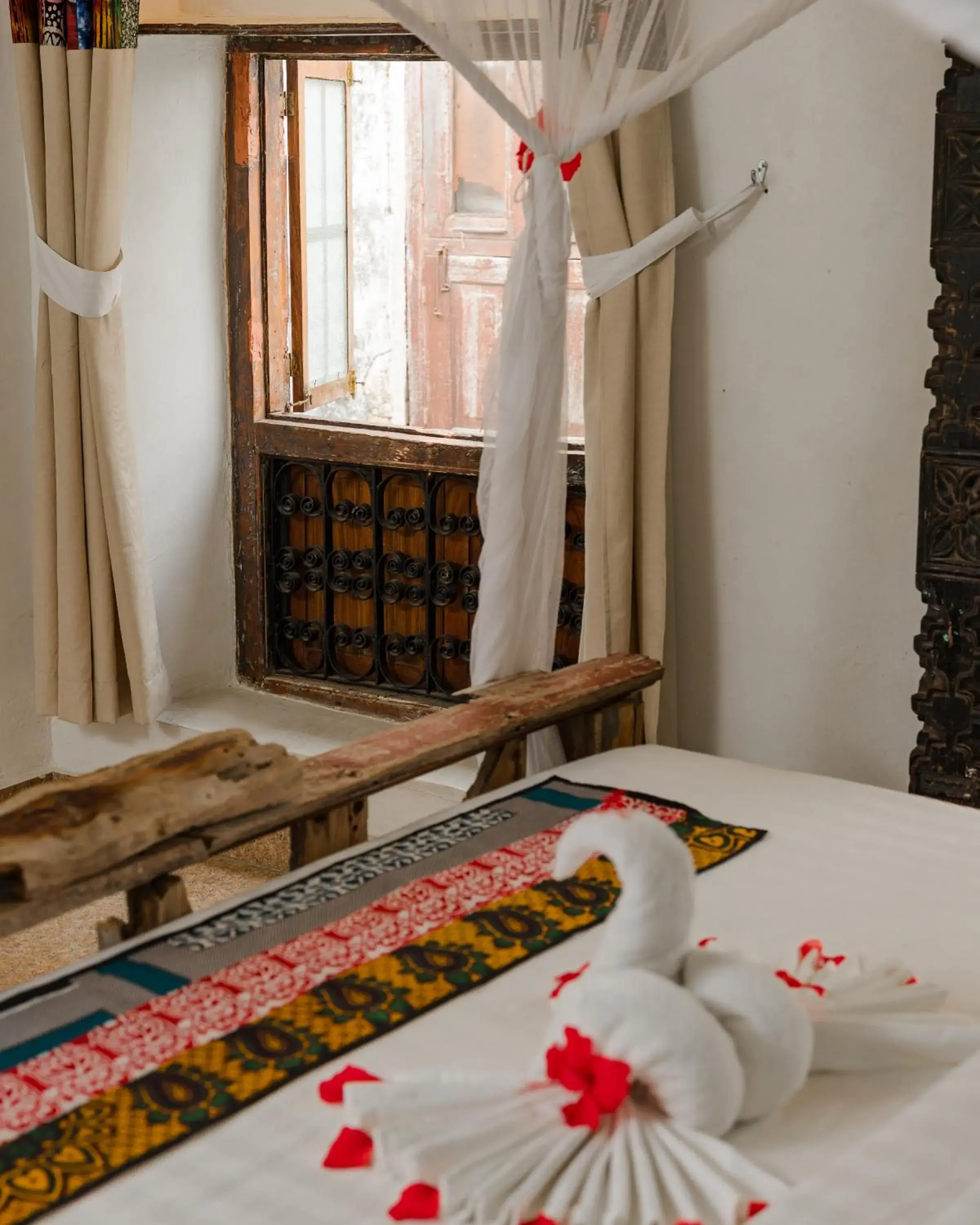 View (from property/room), Bed in Emerald Palm Courtyard Hotel View (from property/room), Bed in Emerald Palm Courtyard Hotel