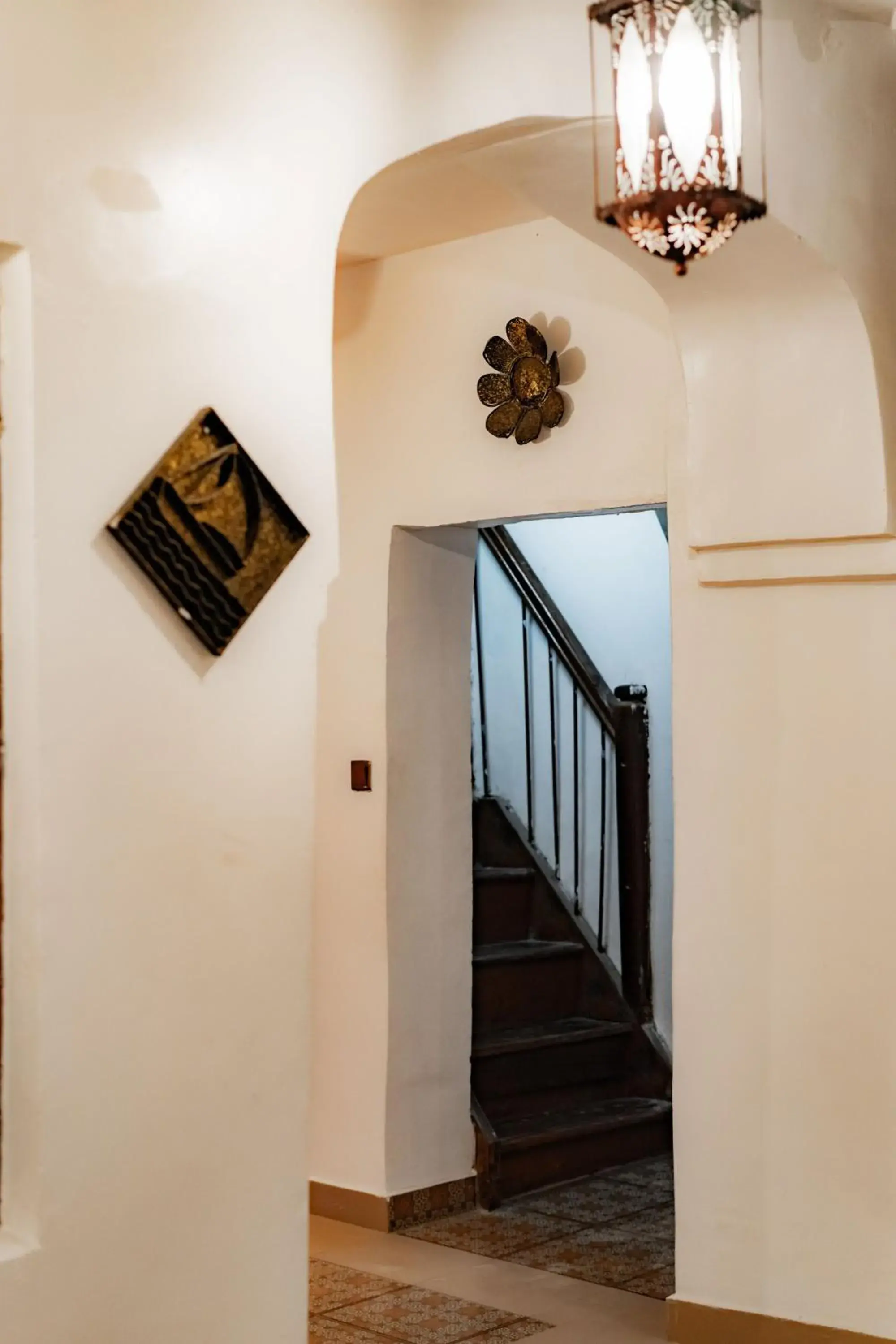 Property building in Zanzi House Property building in Zanzi House