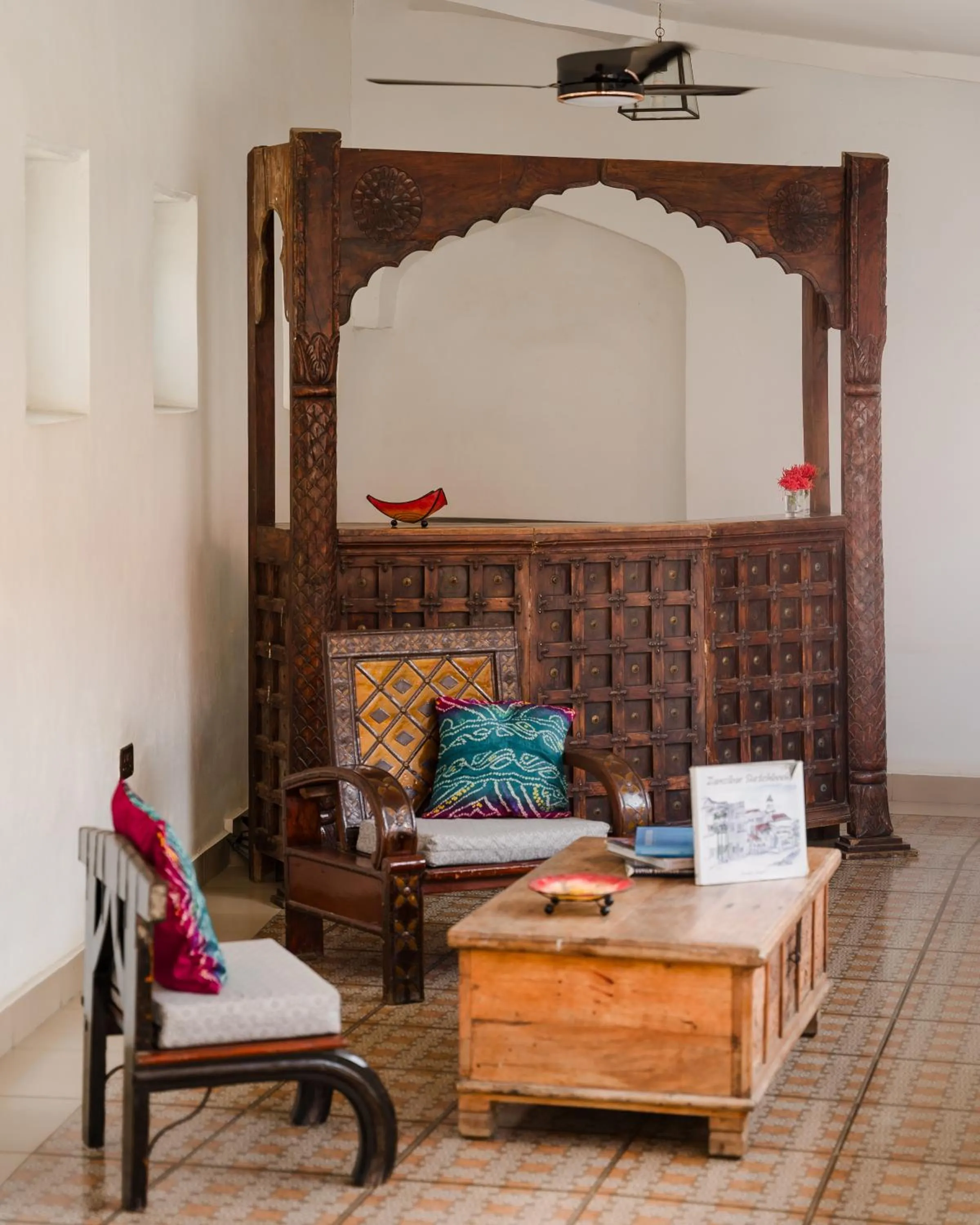 Lounge or bar in Emerald Palm Courtyard Hotel