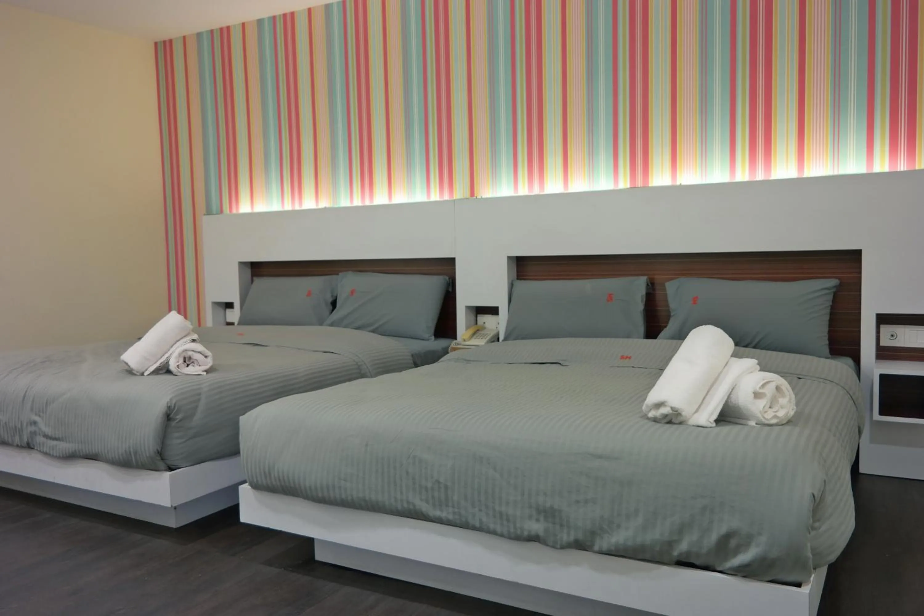 Photo of the whole room, Bed in Summer Oscar Boutique Hotel