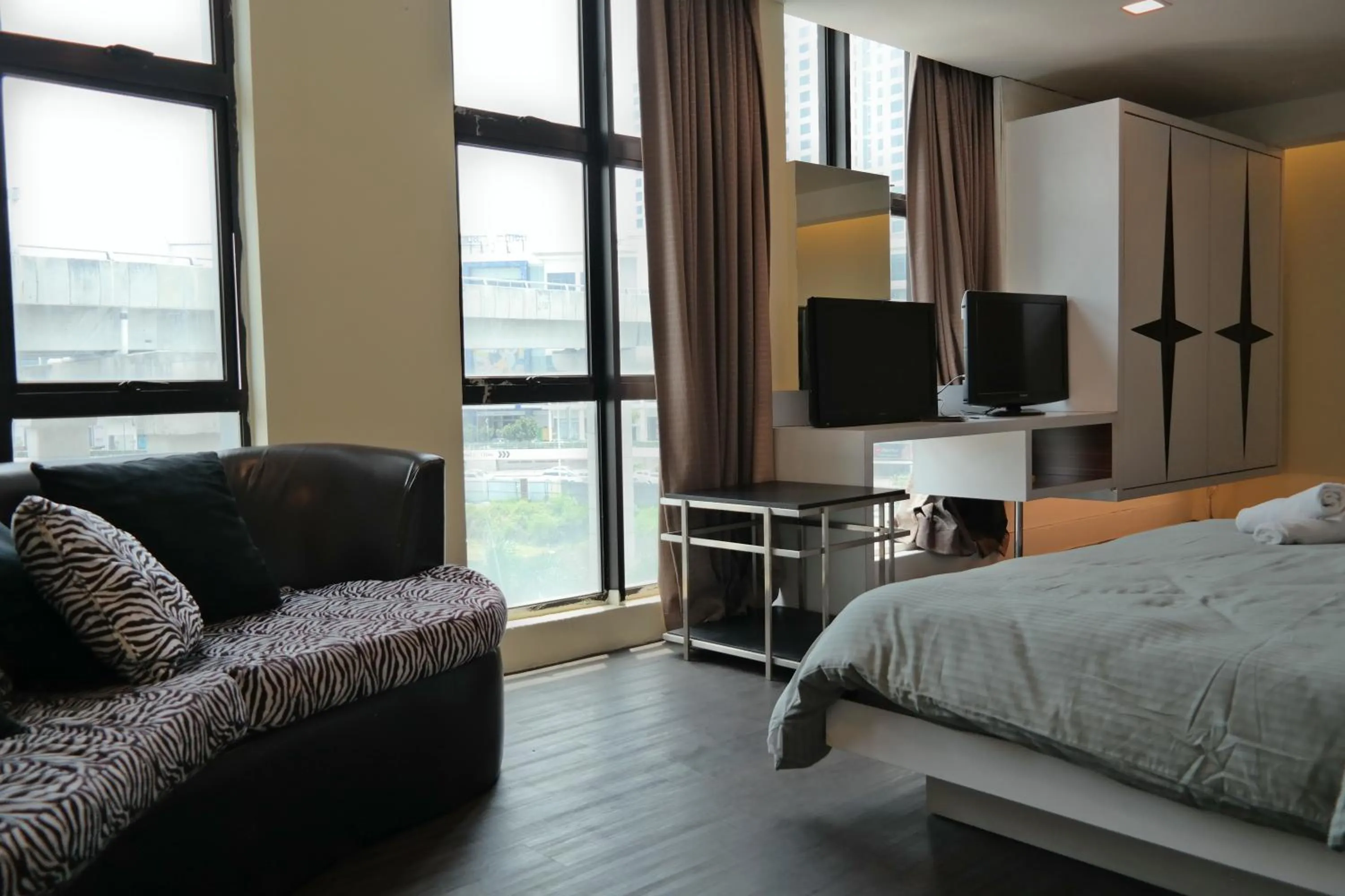 TV and multimedia, Bed in Summer Oscar Boutique Hotel