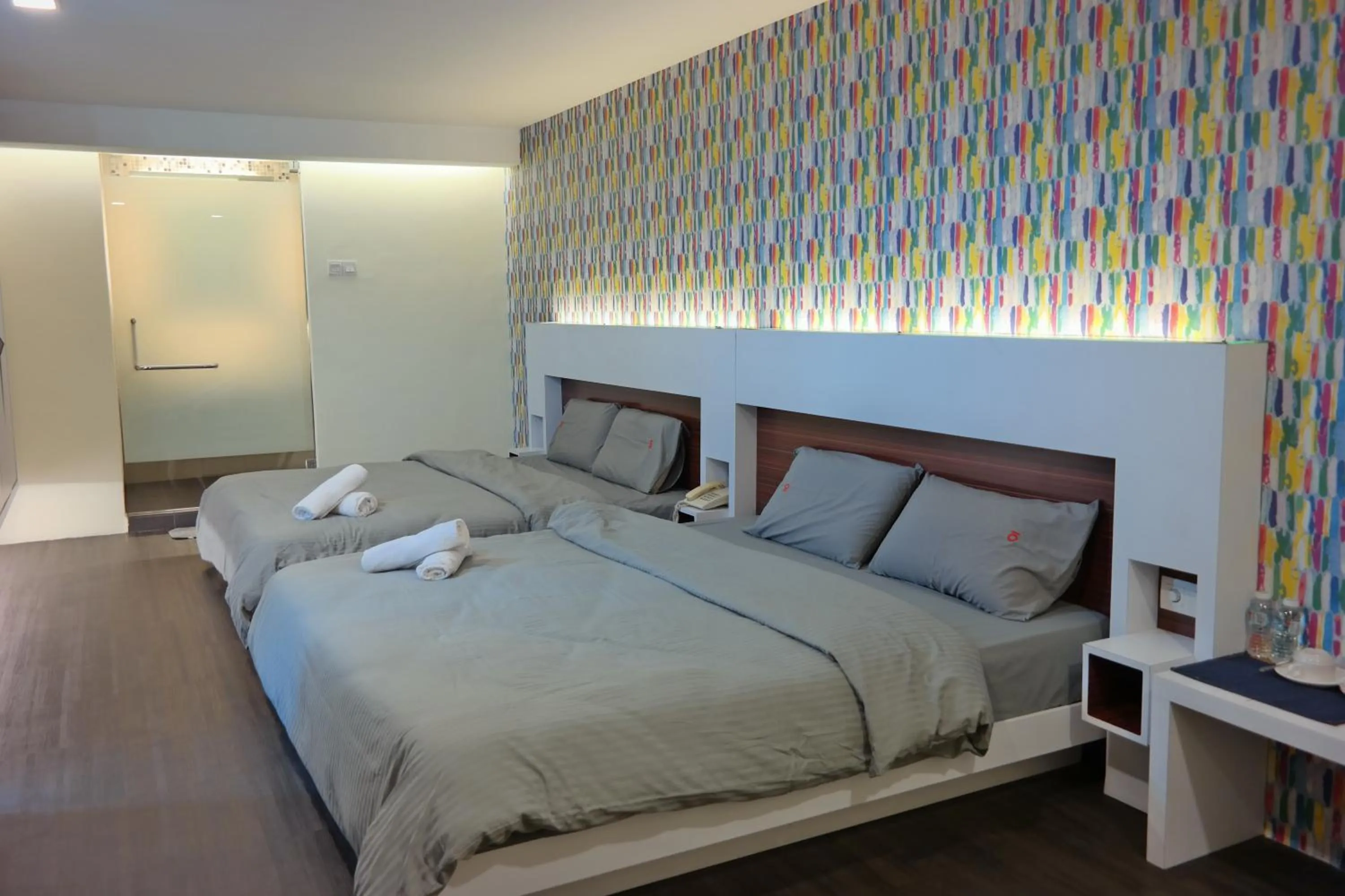 Bed in Summer Oscar Boutique Hotel