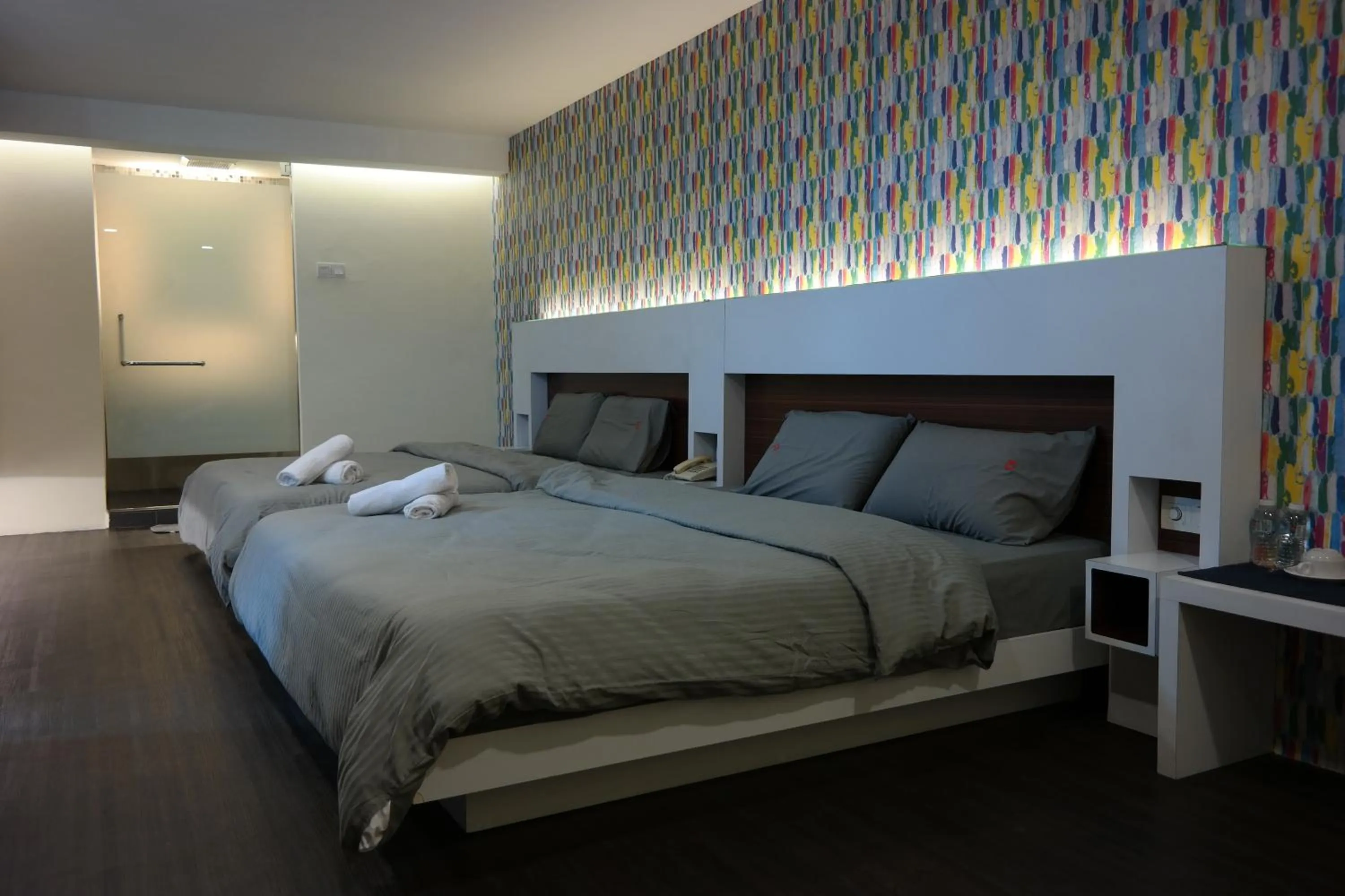 Bed in Summer Oscar Boutique Hotel