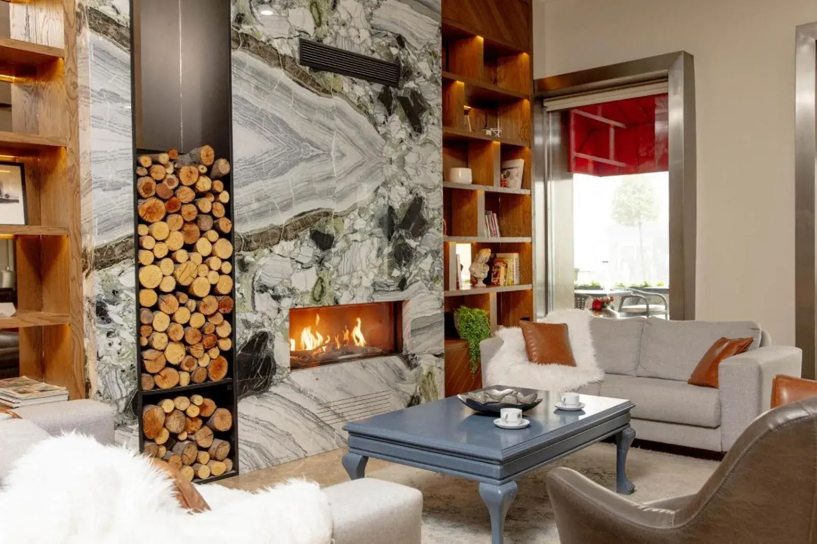 Property building in Sen Otel Property building in Sen Otel