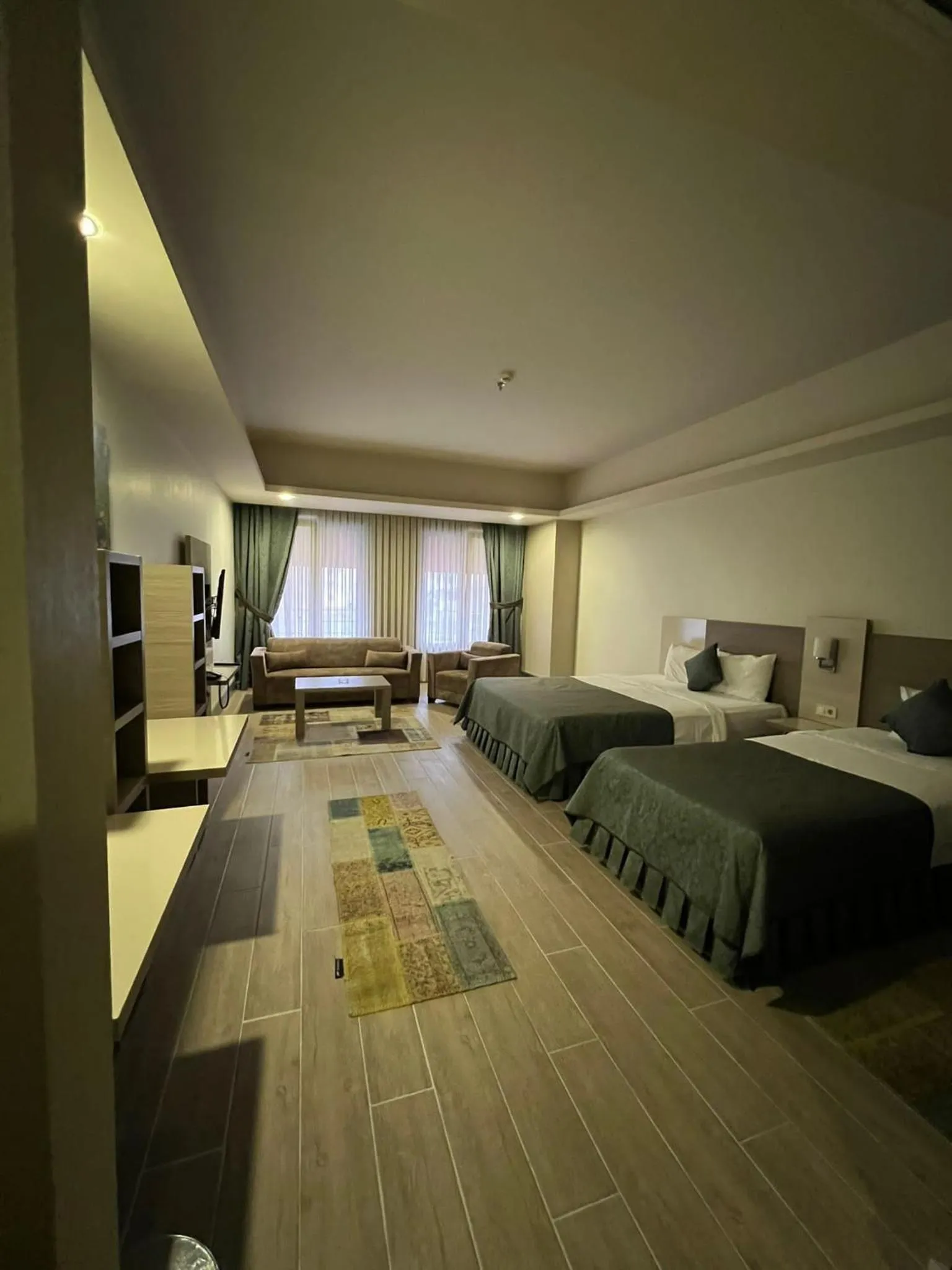 Photo of the whole room, Bed in Sen Otel