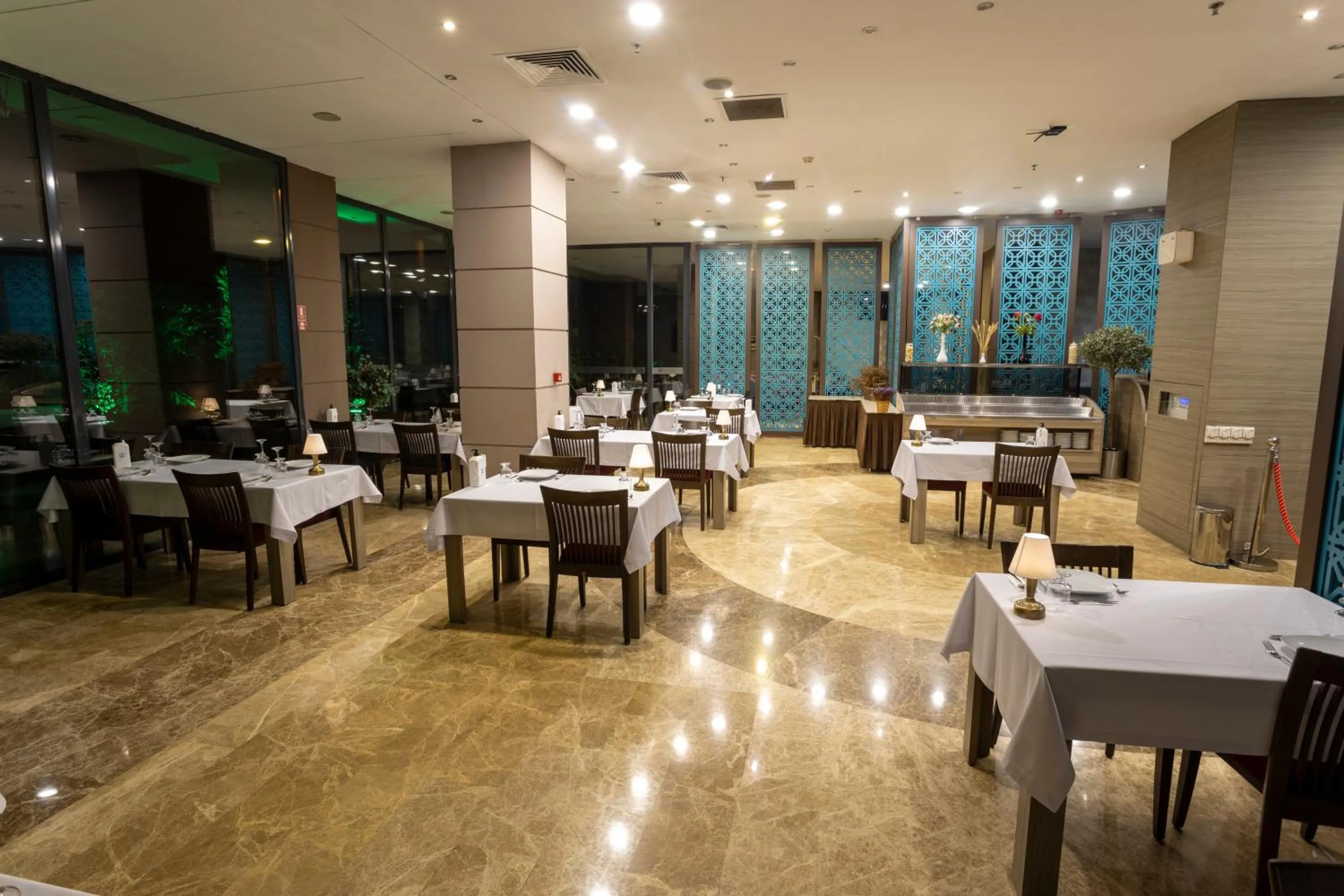 Restaurant/places to eat in Sen Otel