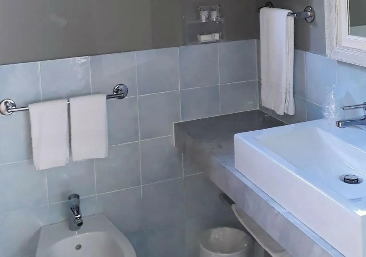 Toilet in Addaura Village e Congressi