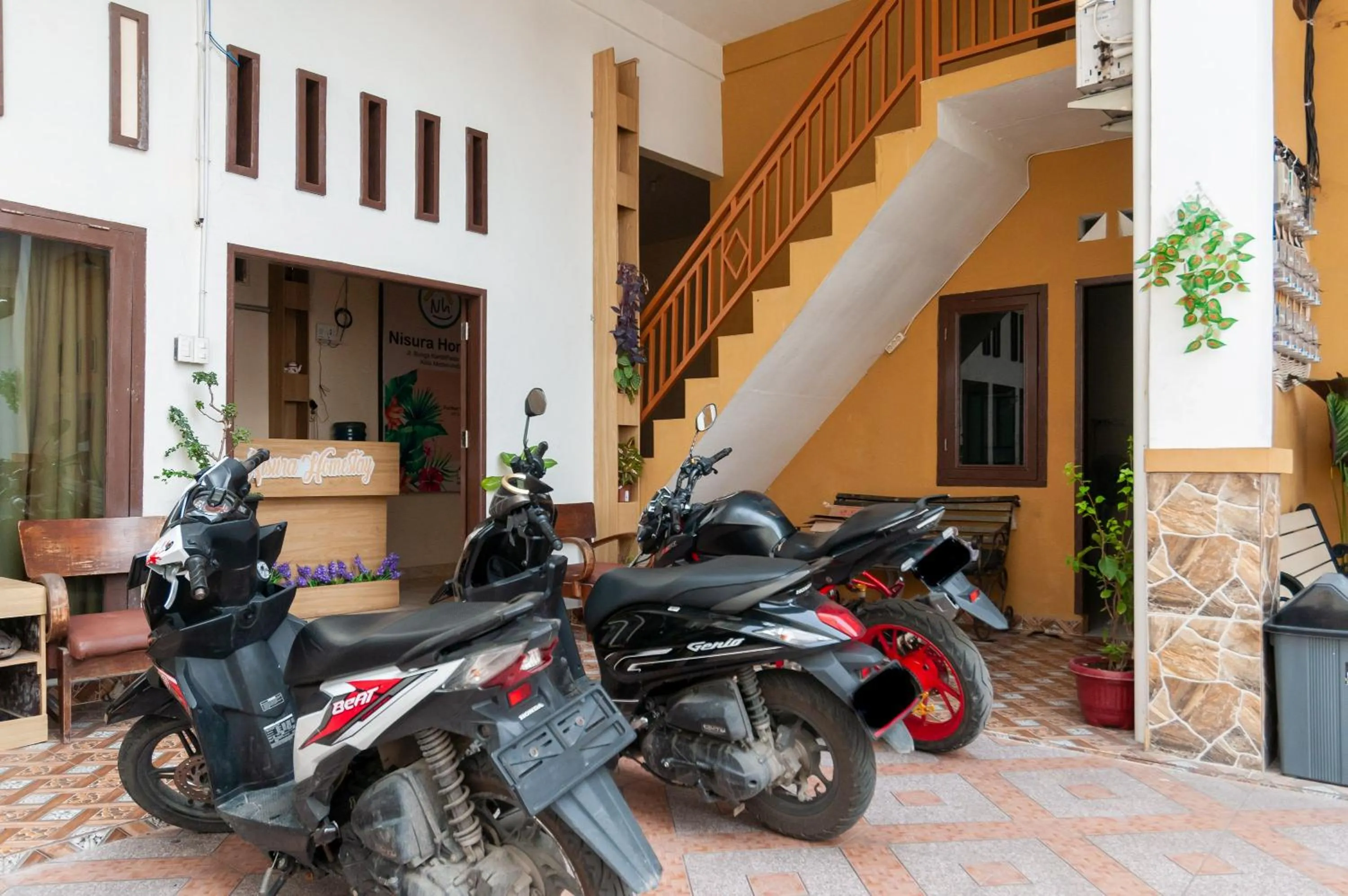 Parking in Urbanview Hotel Nisura Homestay Medan by RedDoorz