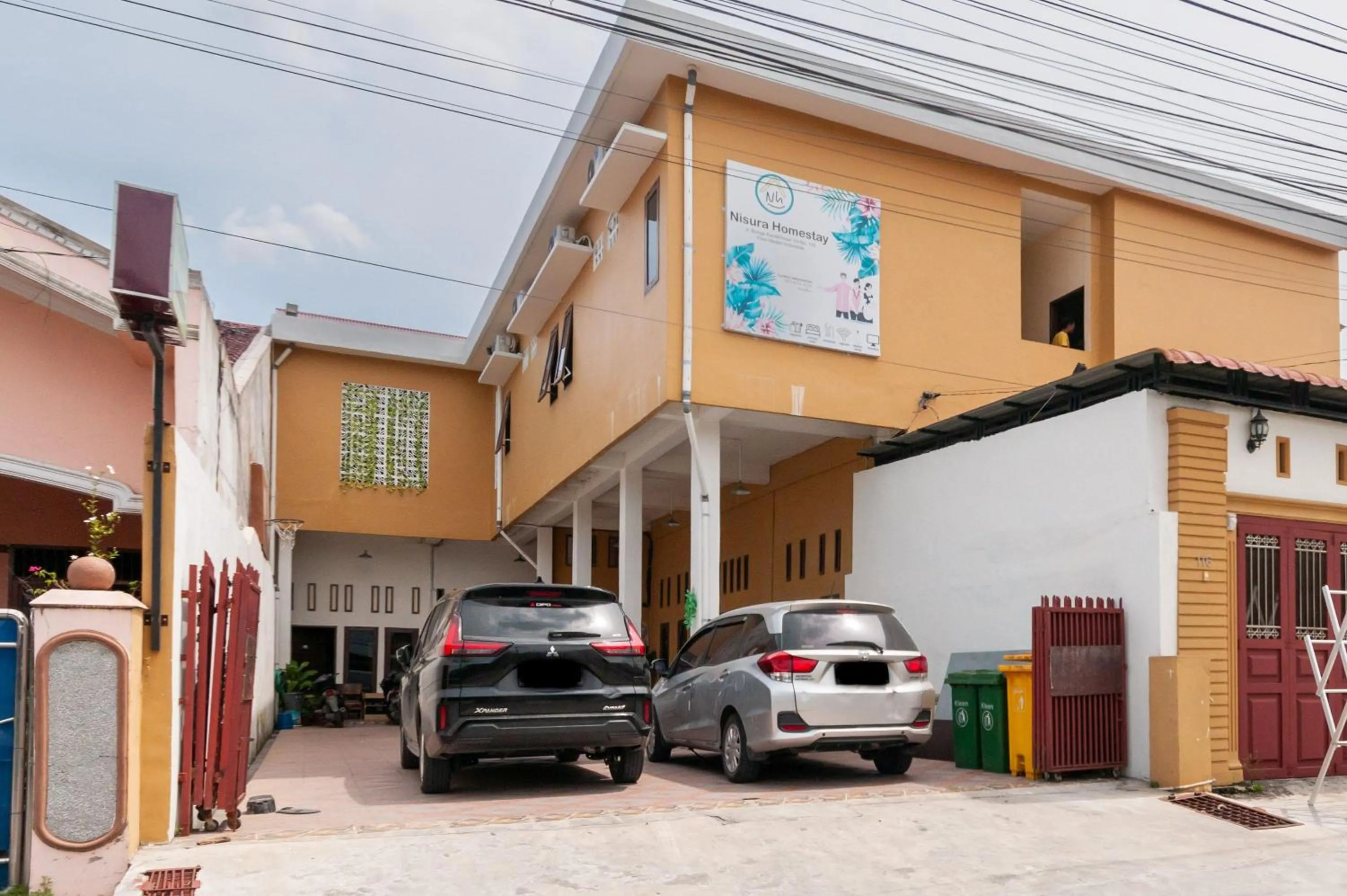 Property building in Urbanview Hotel Nisura Homestay Medan by RedDoorz