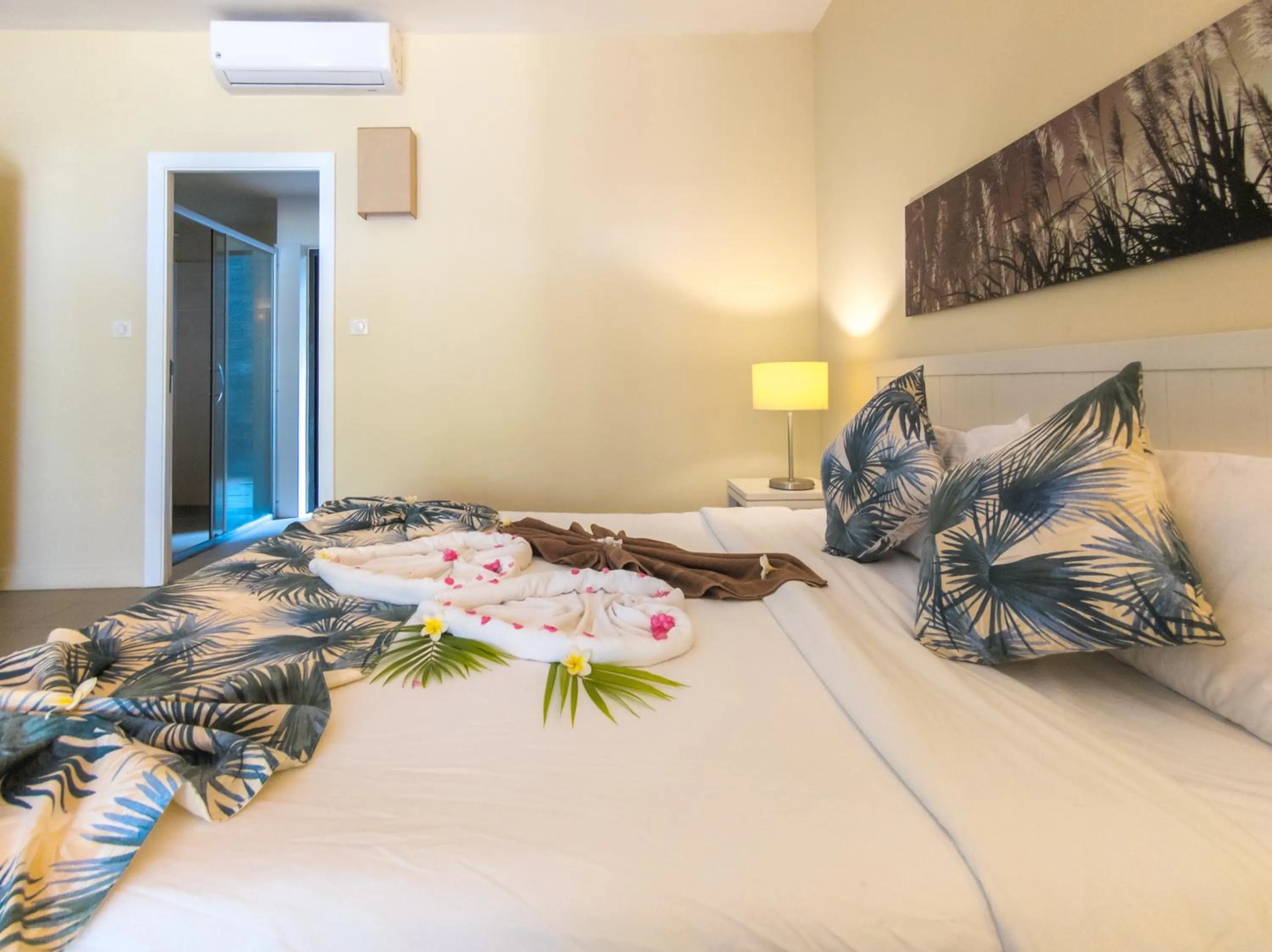 Bedroom, Bed in Be Cosy with LOV