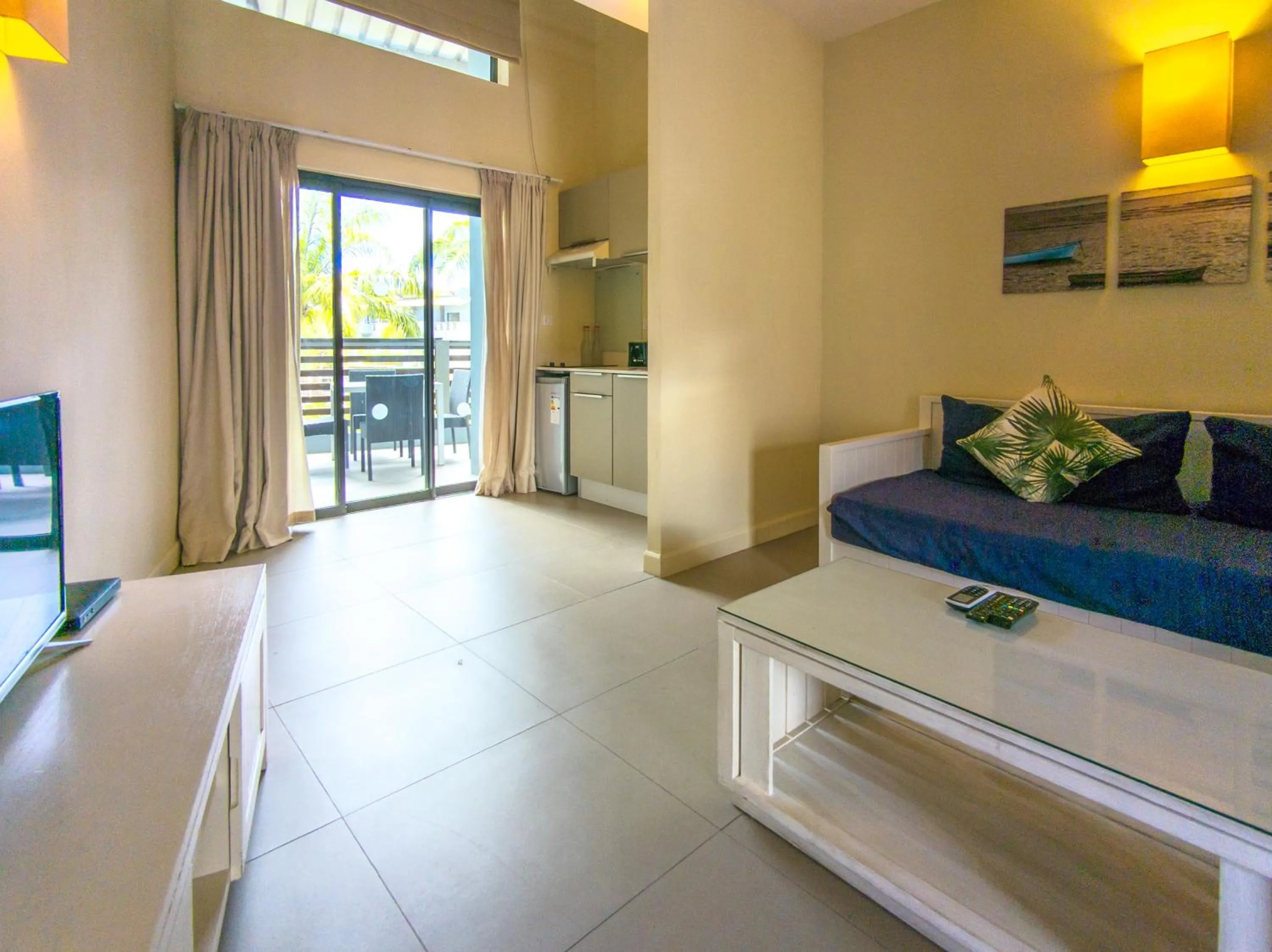 Kitchen or kitchenette, Bed in Be Cosy by LOV Mauritius