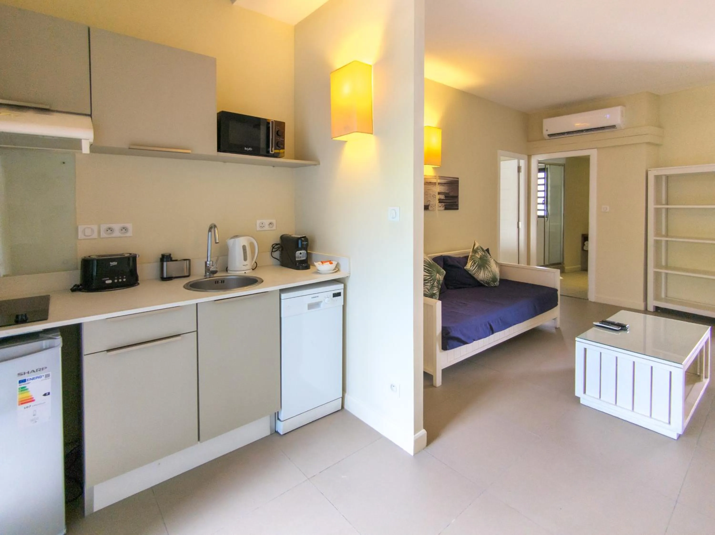 Kitchen or kitchenette, Bed in Be Cosy with LOV