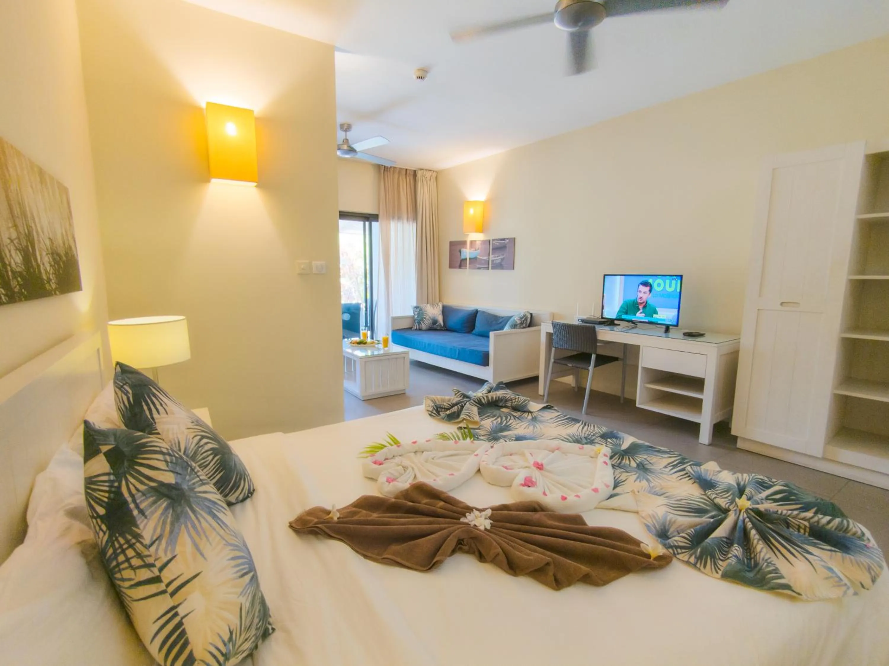 Bedroom, Bed in Be Cosy by LOV Mauritius