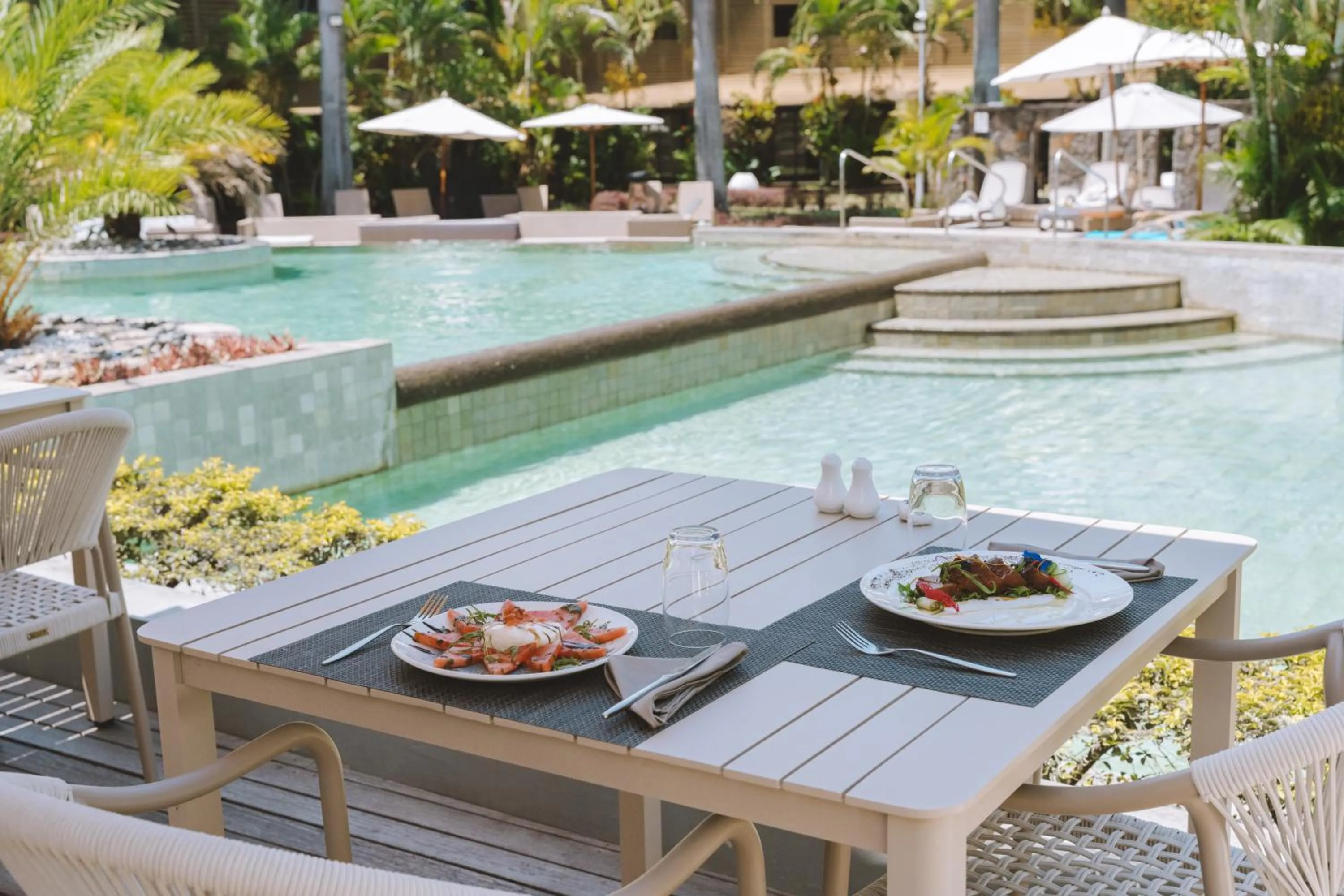 Food and drinks in Be Cosy by LOV Mauritius