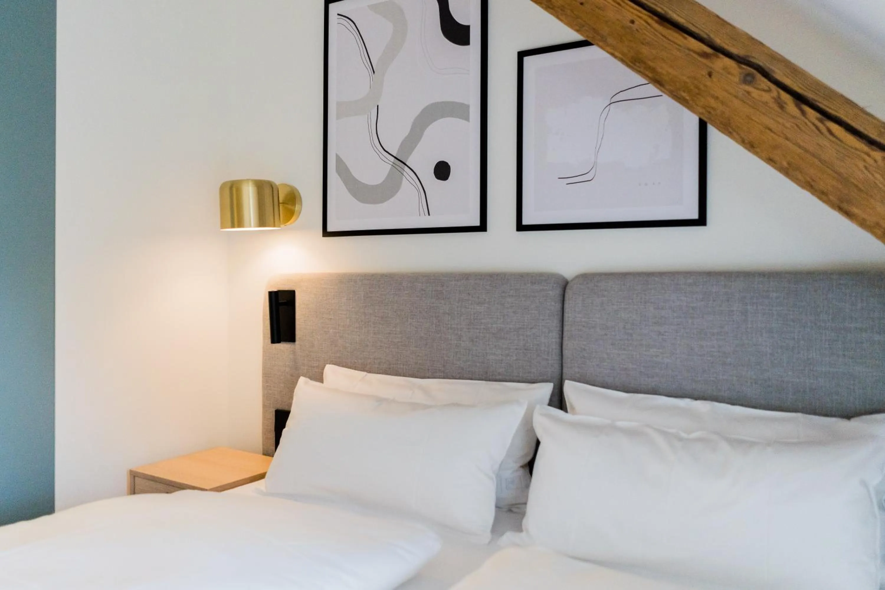 Bed in Bob W Munich Airport - Peterhof