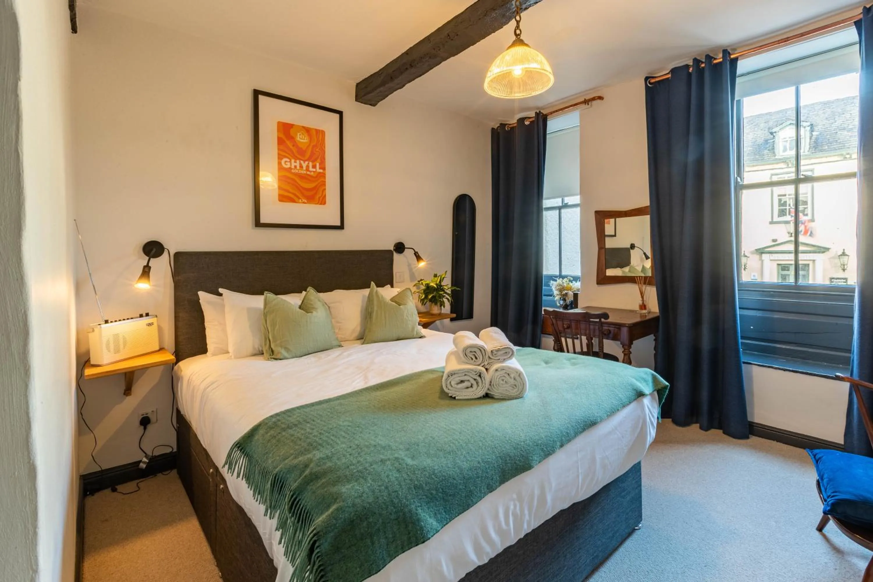 Photo of the whole room, Bed in Royal Oak Pub