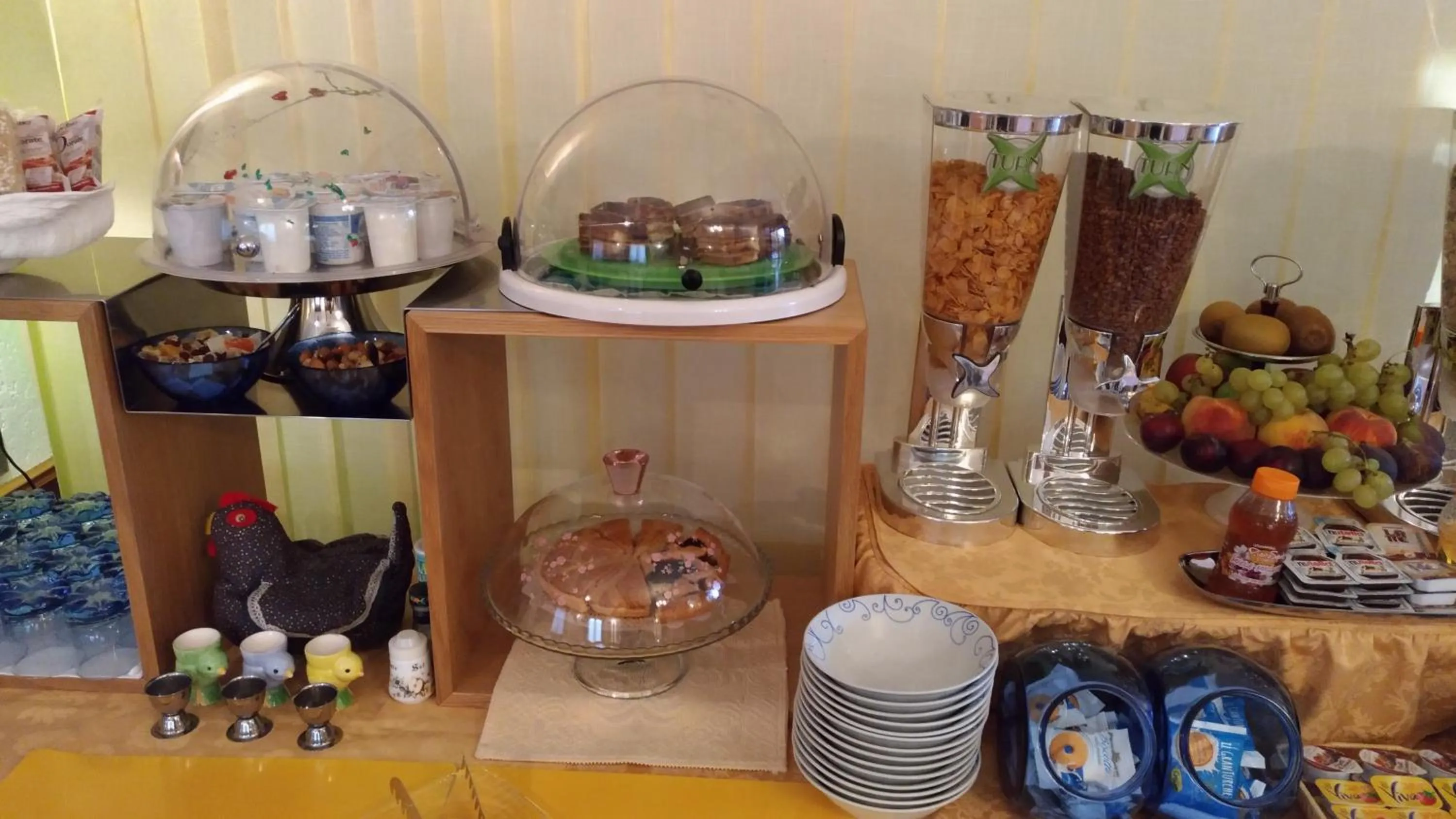 Buffet breakfast in Hotel Abbaruja