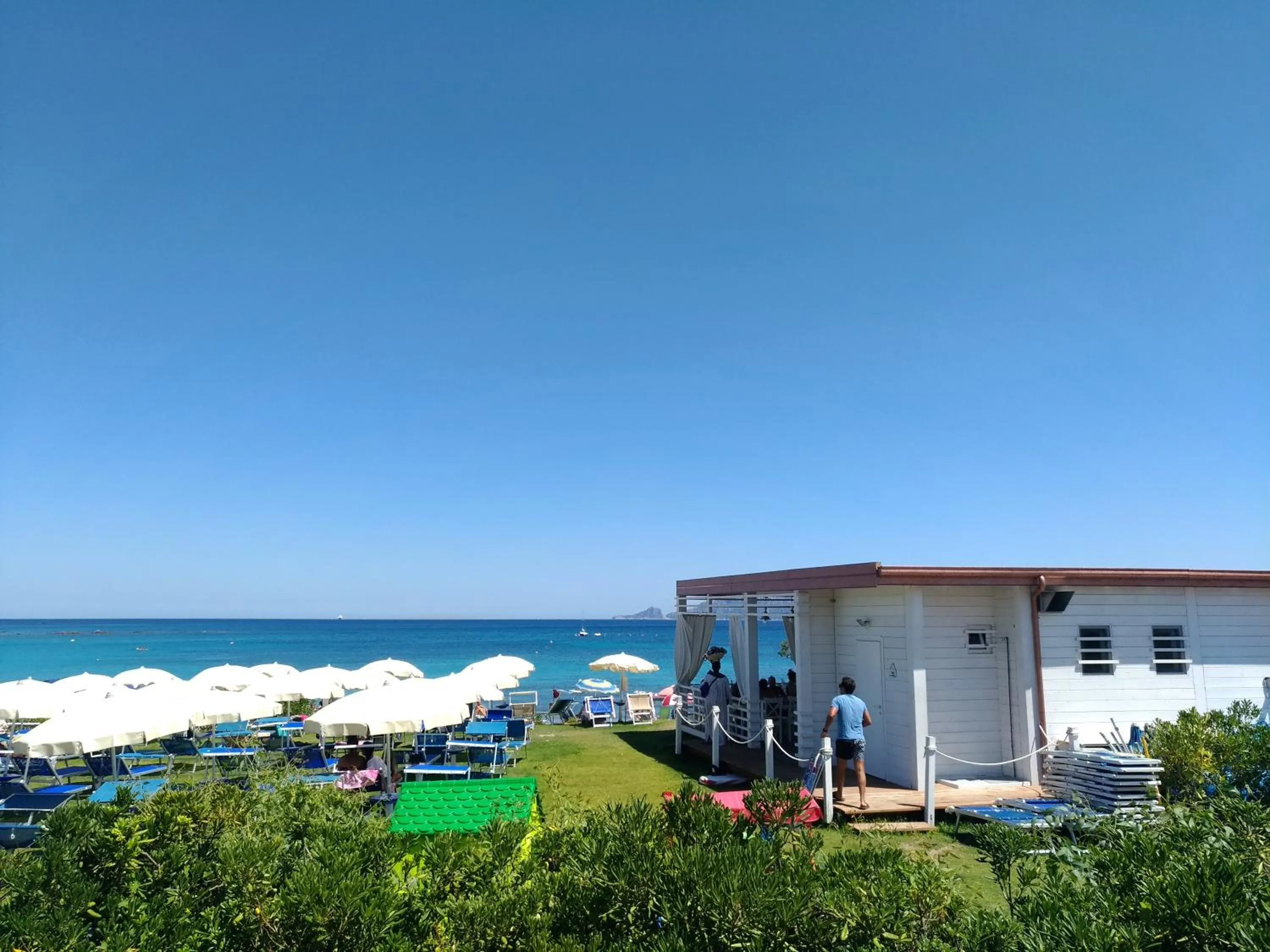 Restaurant/places to eat in Hotel Abbaruja