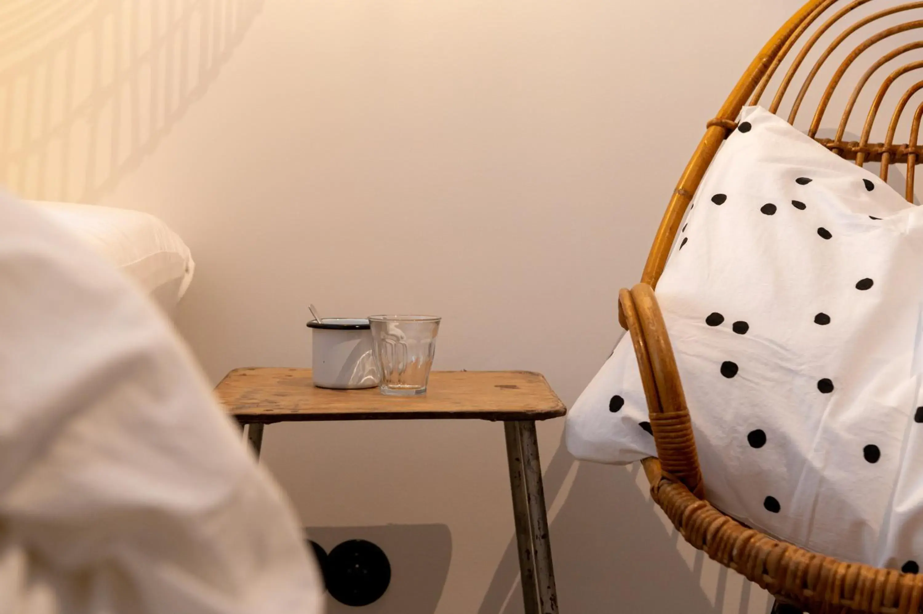 Coffee/tea facilities, Bed in Espace 43 - Les 7 chambres Coffee/tea facilities, Bed in Espace 43 - Les 7 chambres