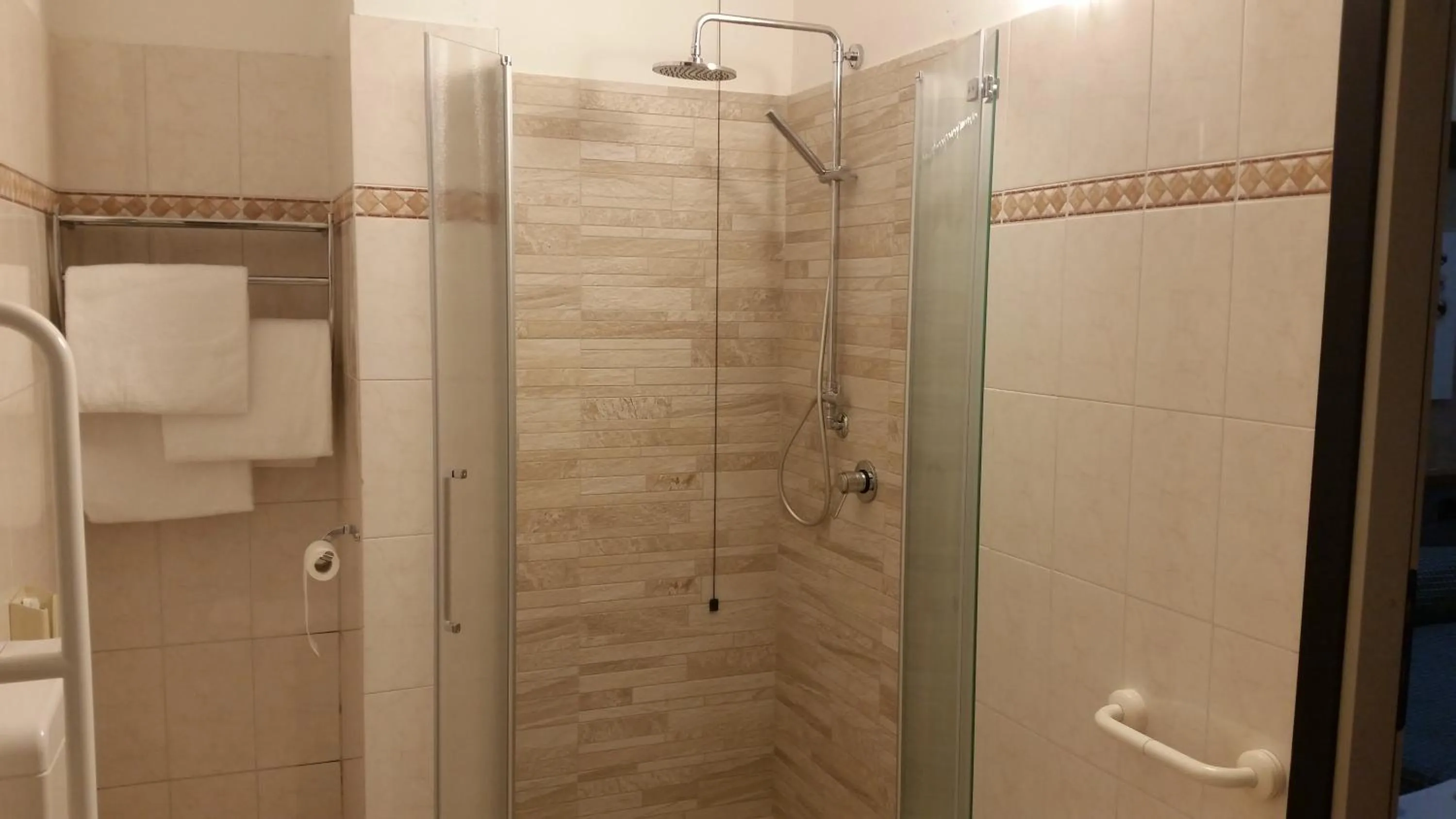 Bathroom in Albergo Al Cacciatore