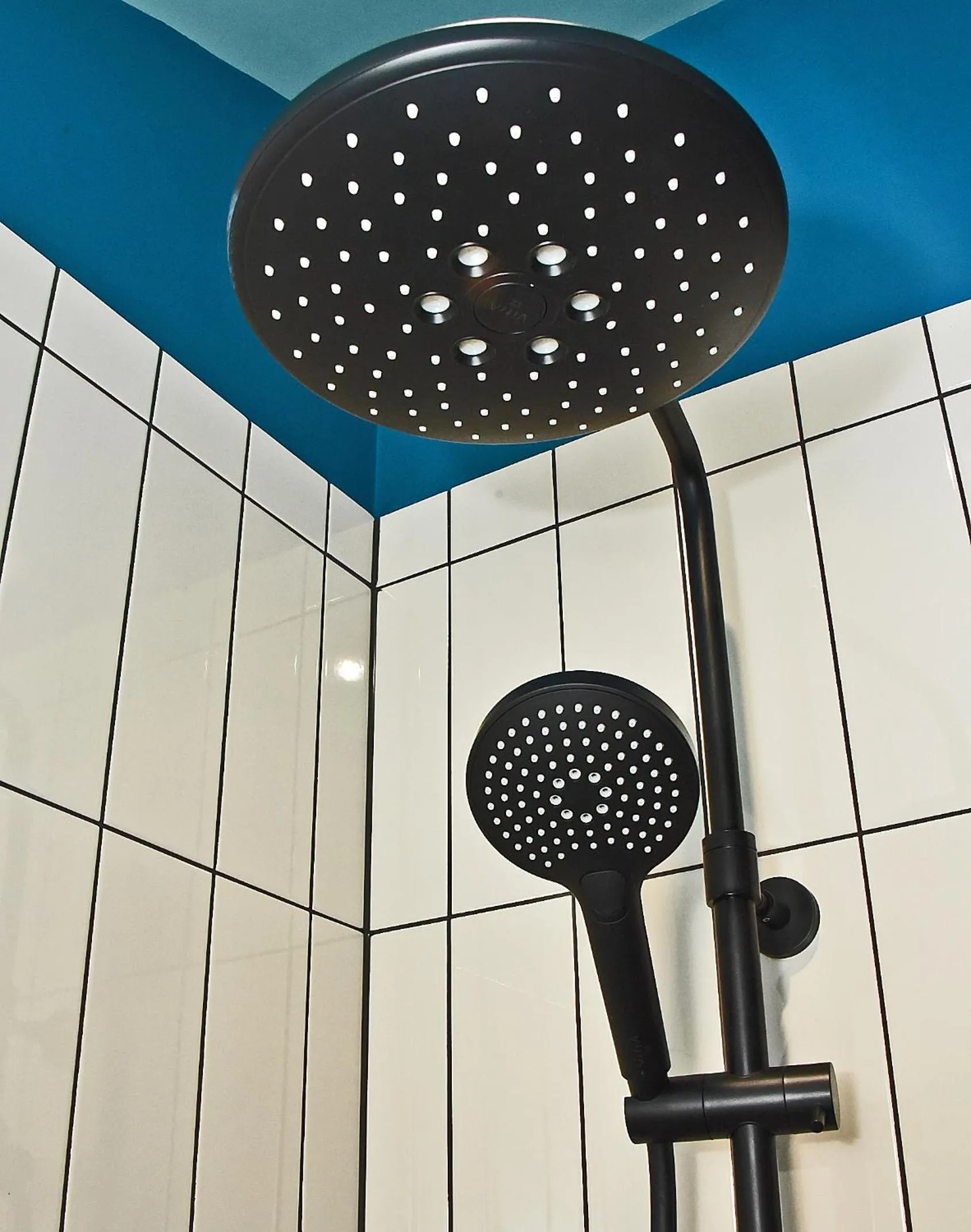 Shower in Masonic Arms Gatehouse